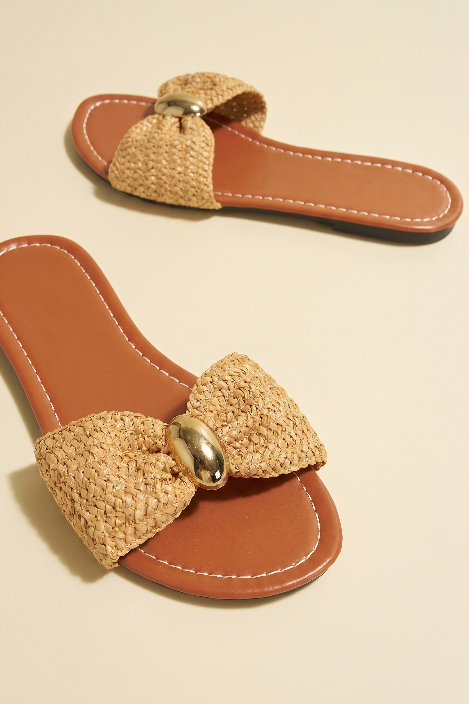 Strooien sandalen voor onderweg
