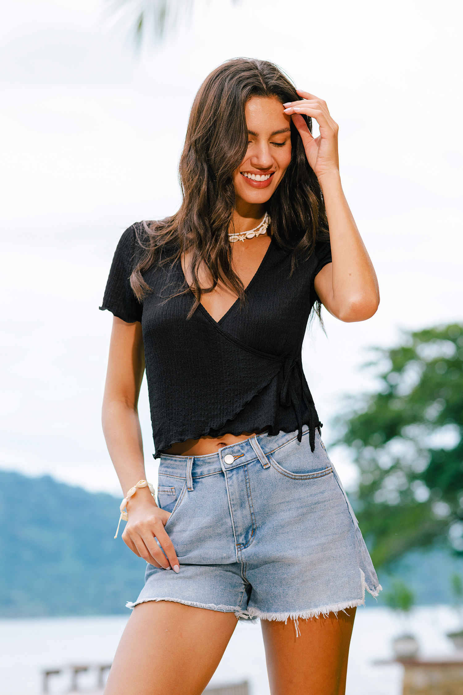 Buen presagio  camiseta negra