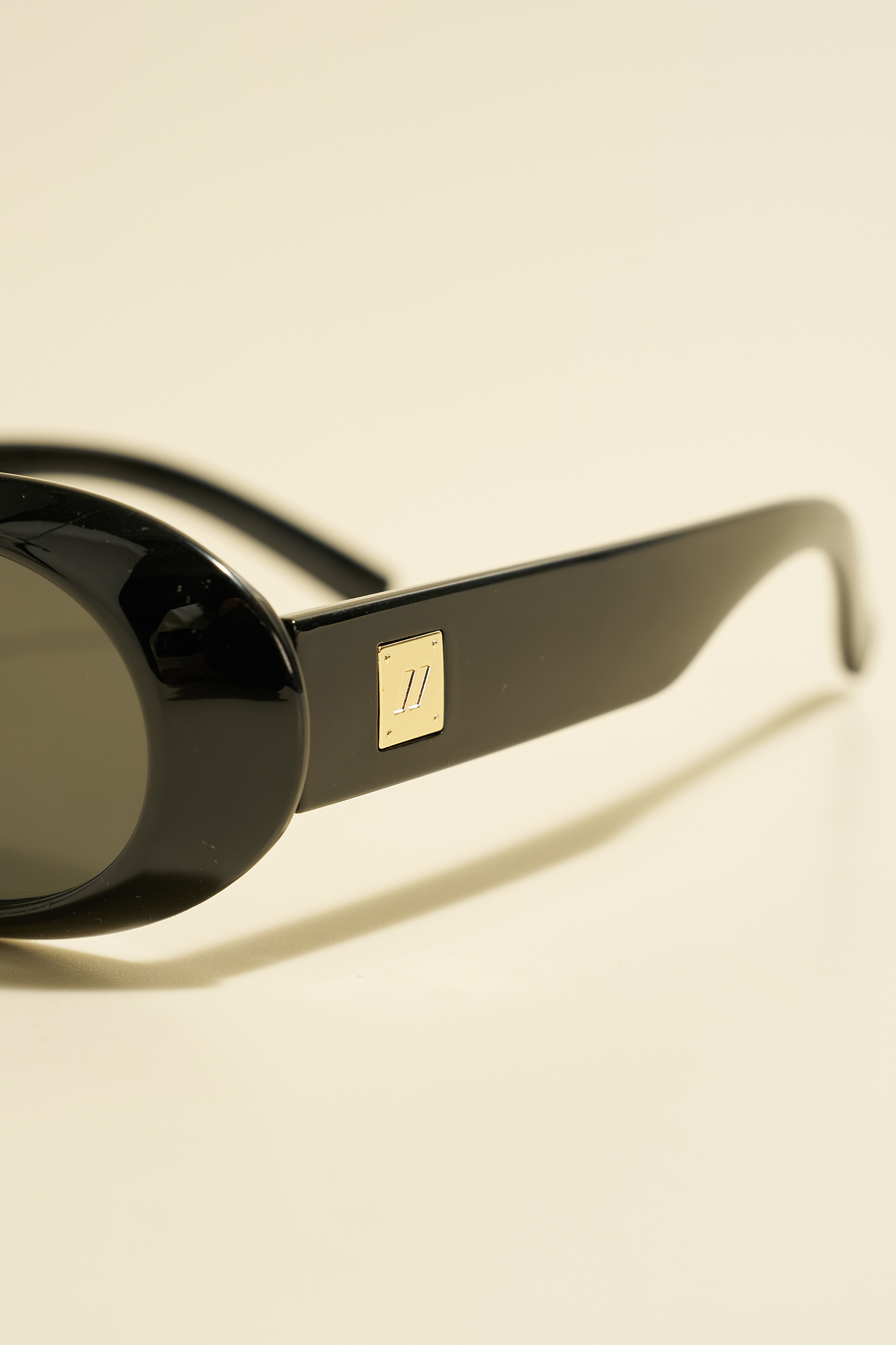 Summer Somewhere Black Sunglasses