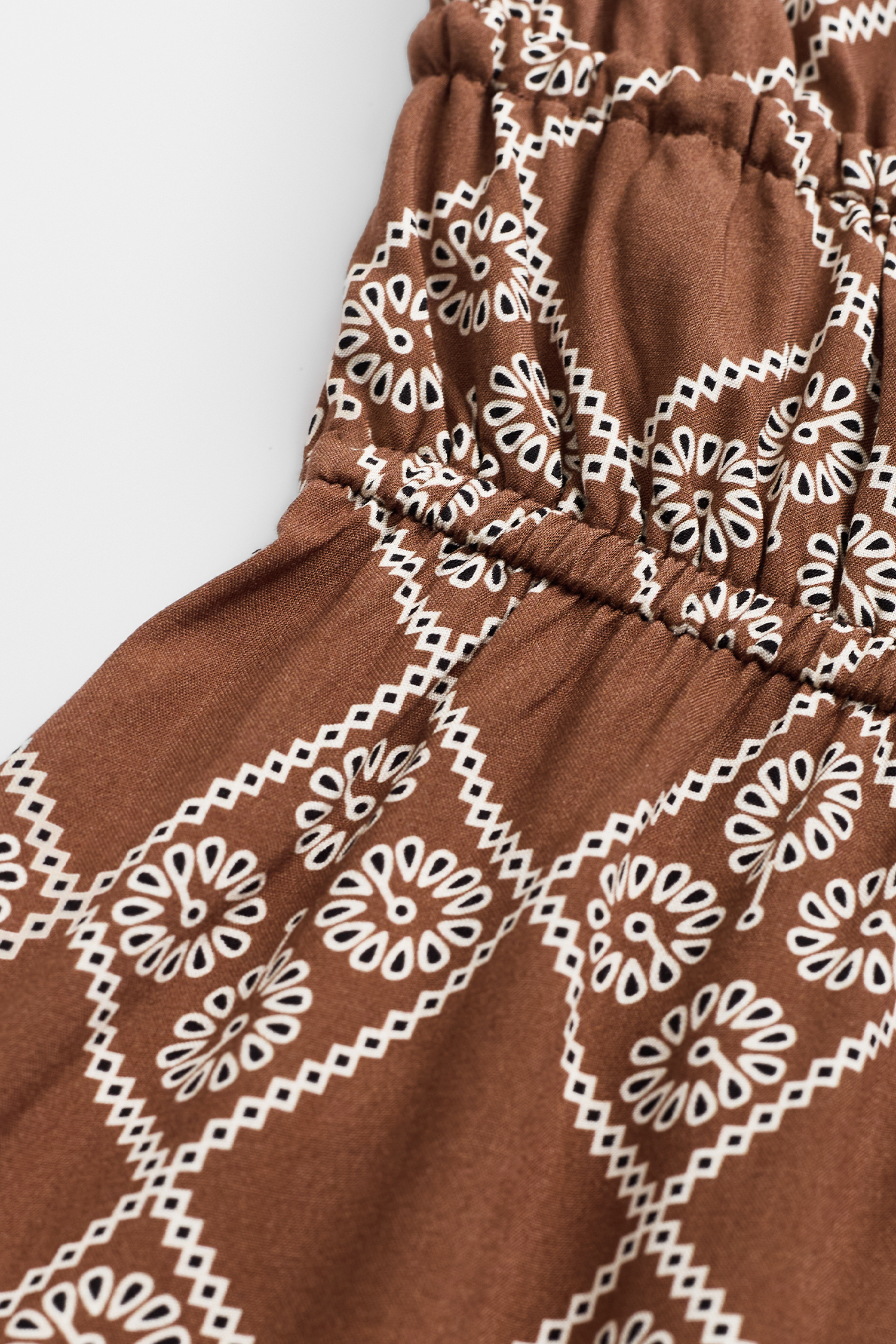 Braunes Boho Mini-Strandkleid mit eckigem Ausschnitt