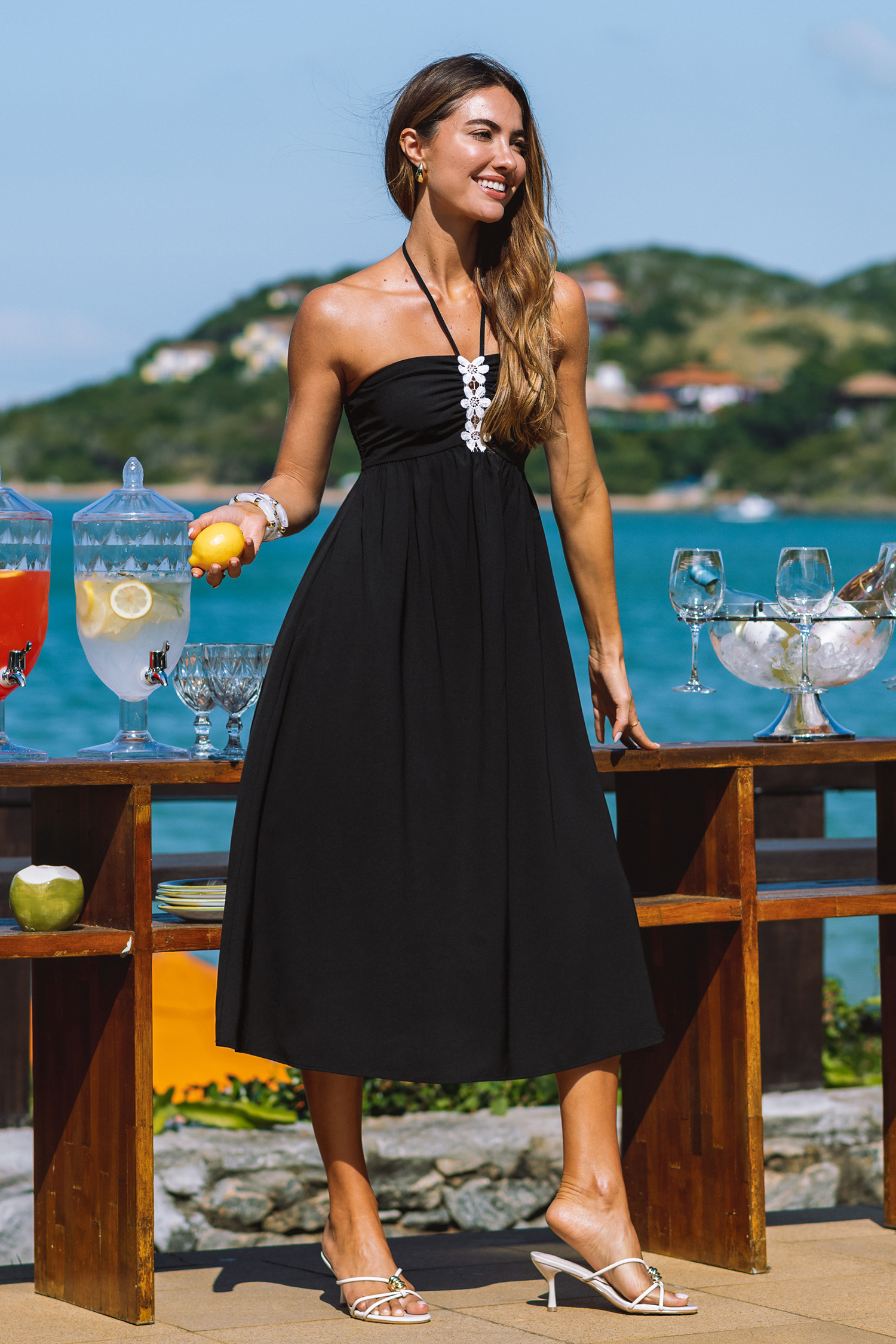 Robe midi noire à col dos-nu