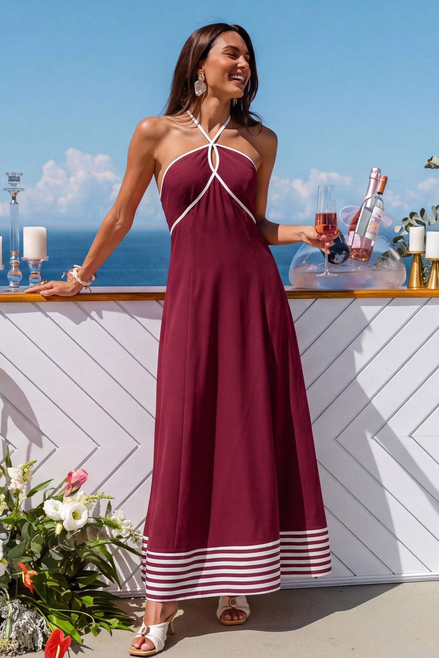 Robe longue rouge à col droit et ouverture goutte