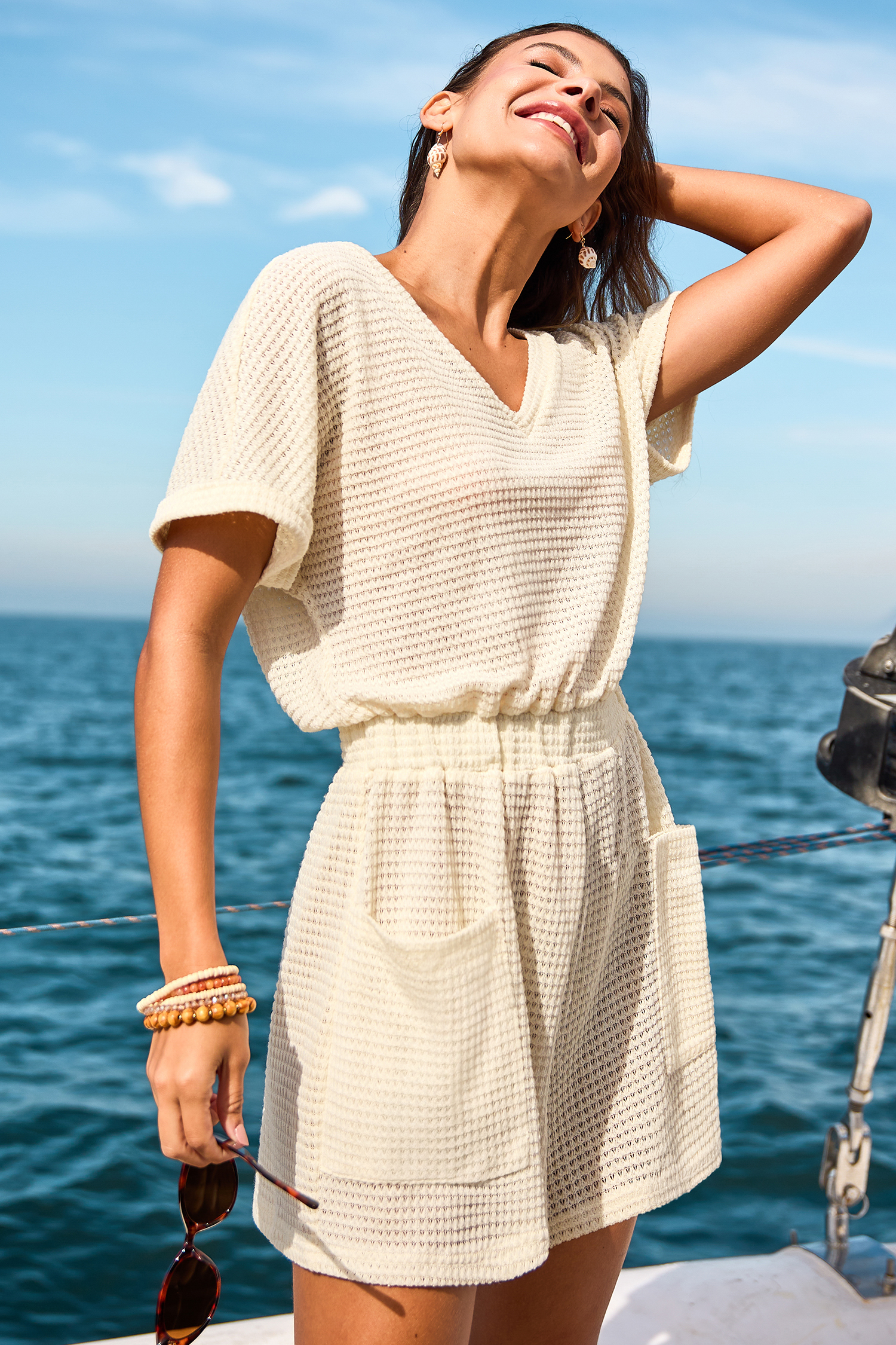 Zachte beige cover-up romper