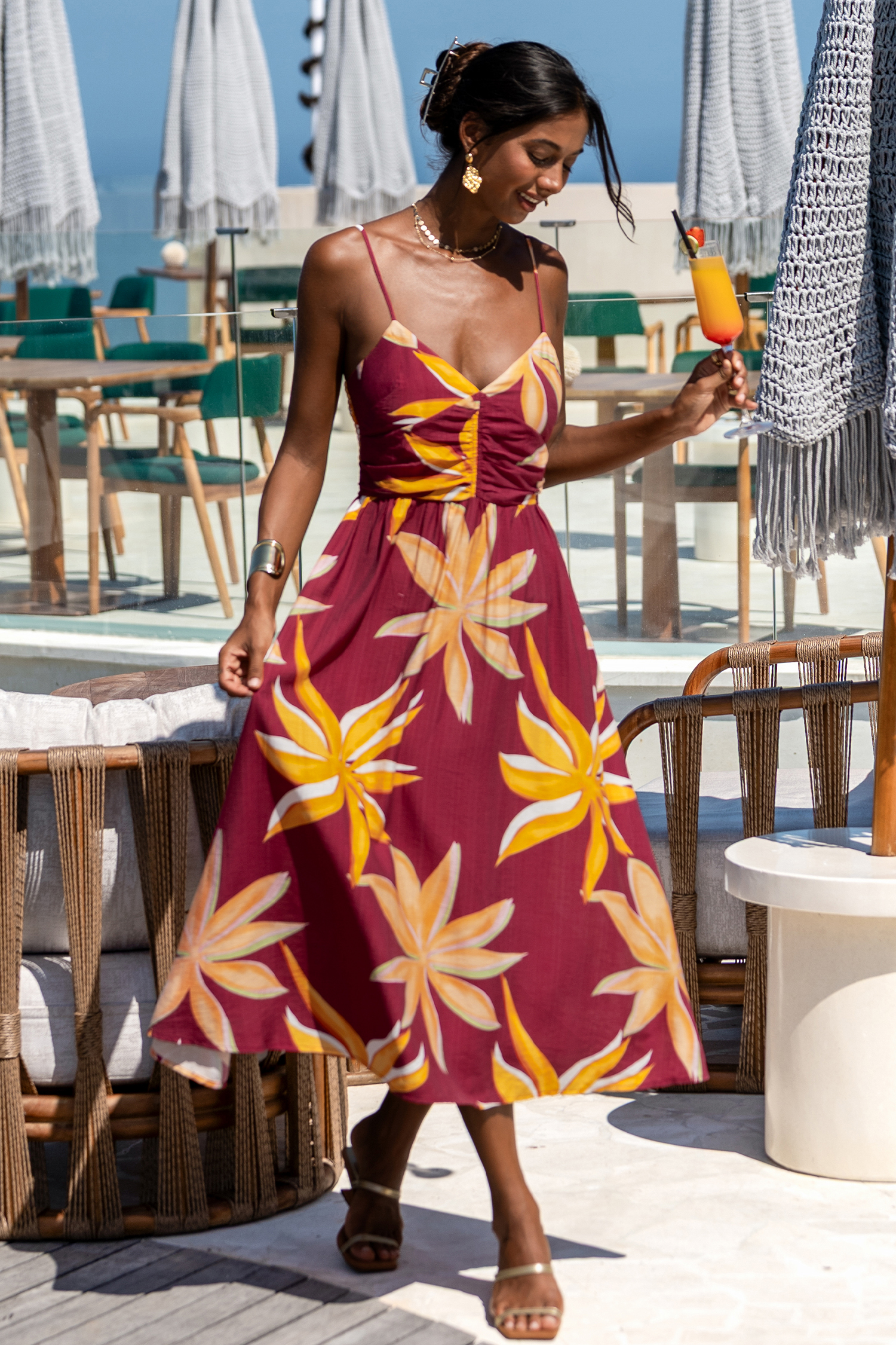 Robe midi fleurie en rayonne à col en V