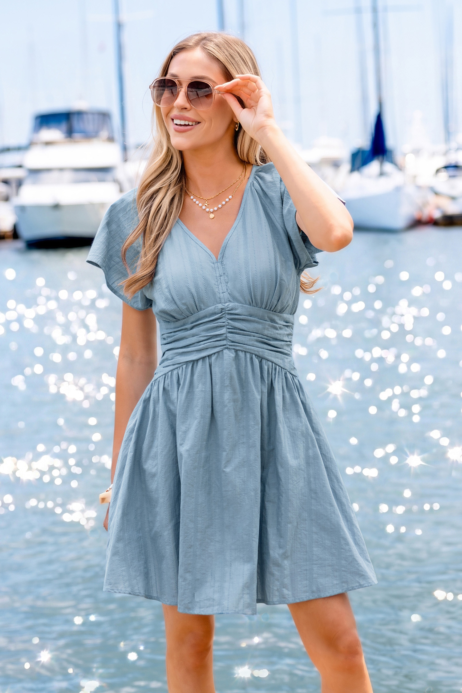Robe courte bleue en coton à manches courtes