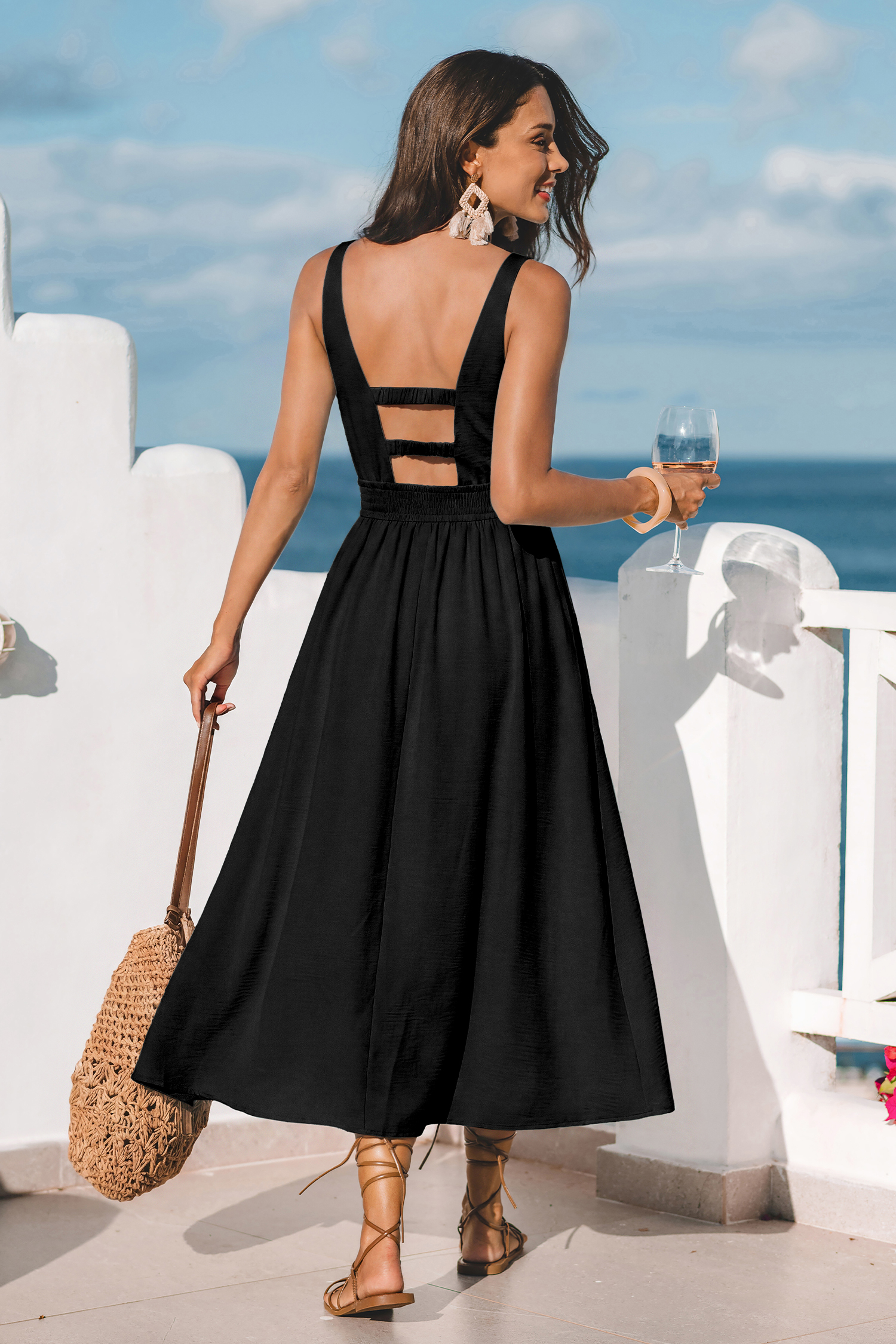 Robe midi noire sans manches à col en V