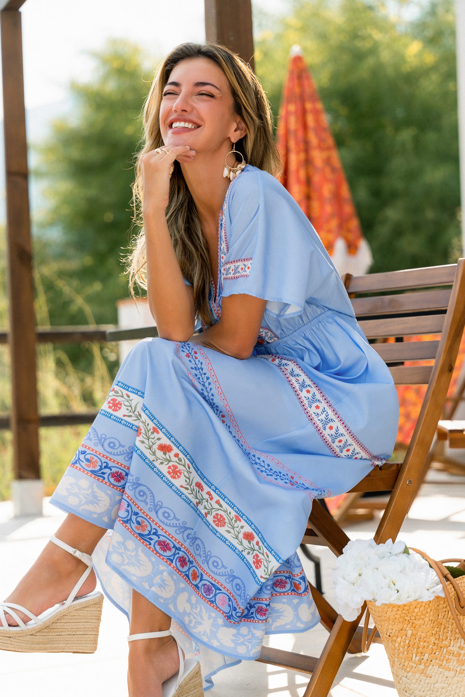 Robe longue fleurie à cordon