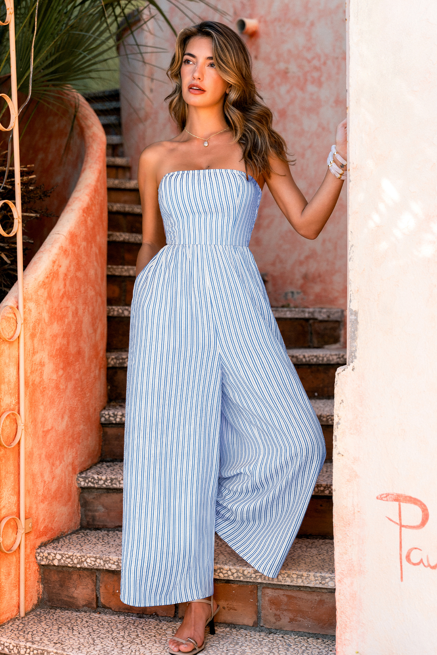 Zomerse stadsjumpsuit met strepen