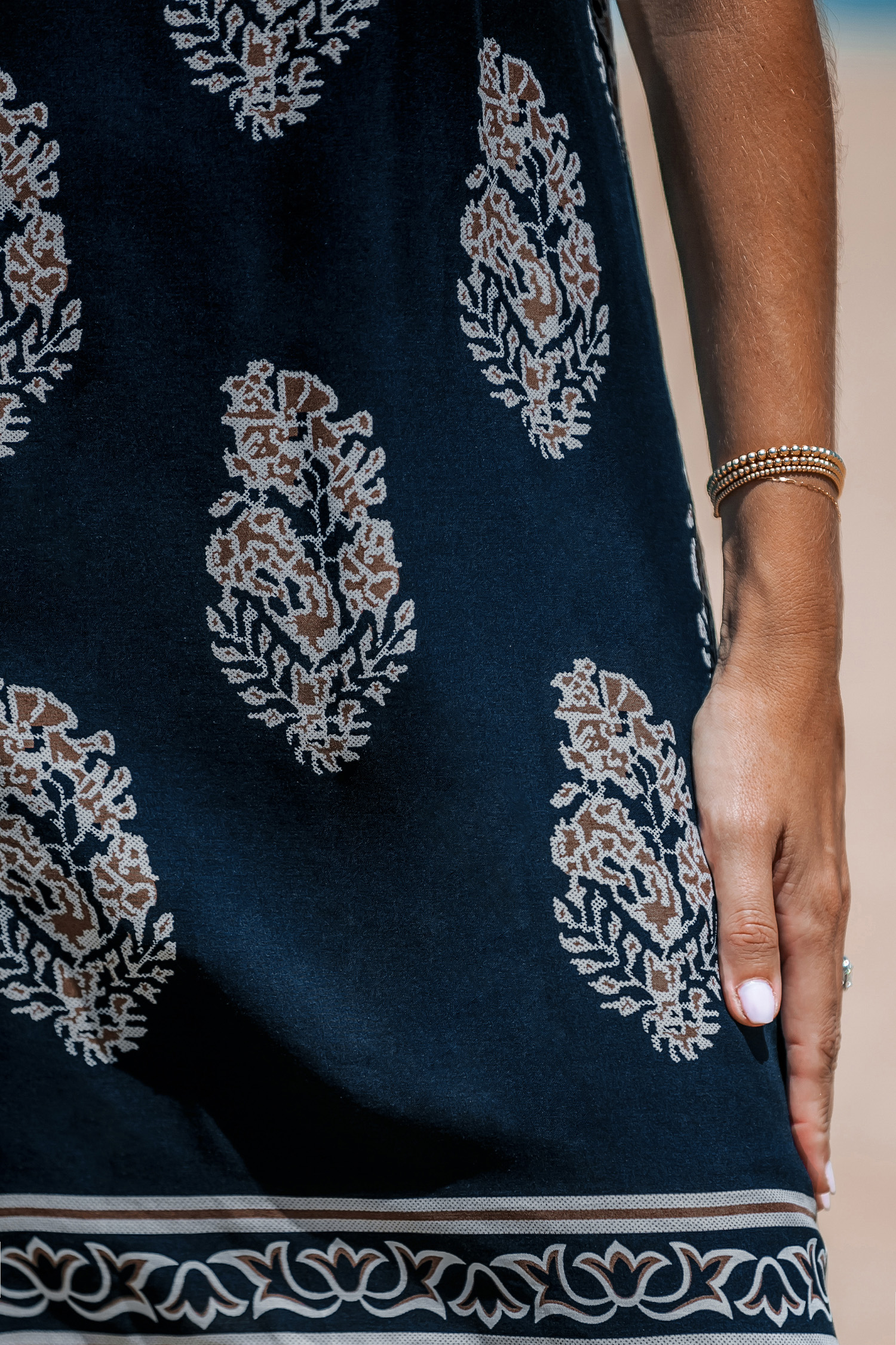 Robe mini à nouer dans le dos et imprimé floral
