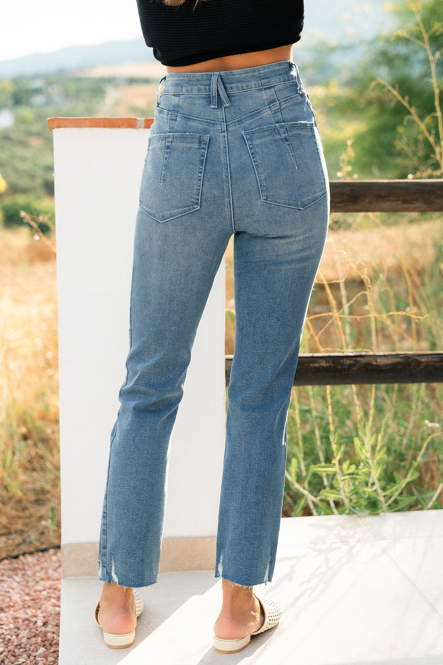 Jeans blu per un appuntamento informale