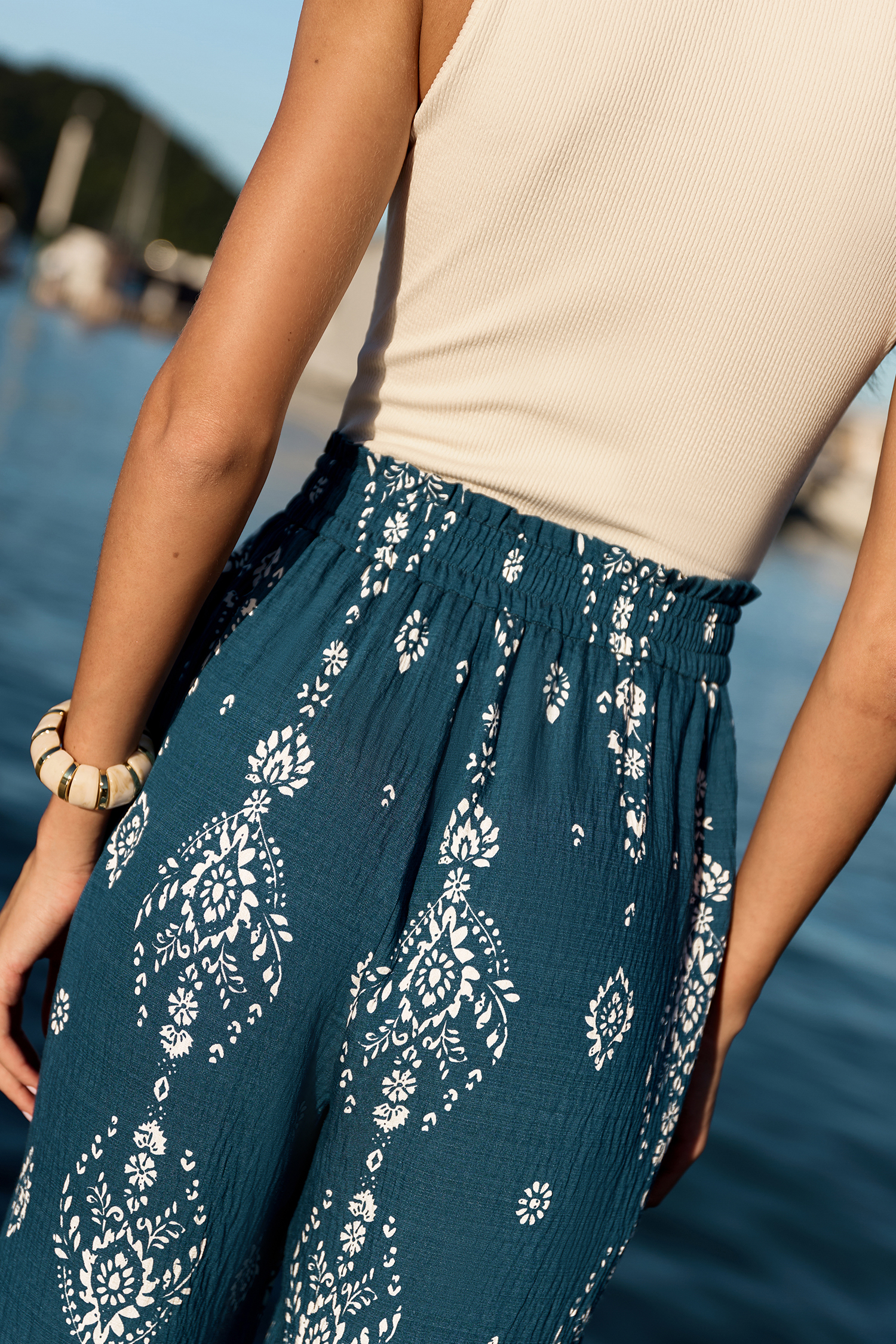 Pantaloni decorati della Costa di Cabo