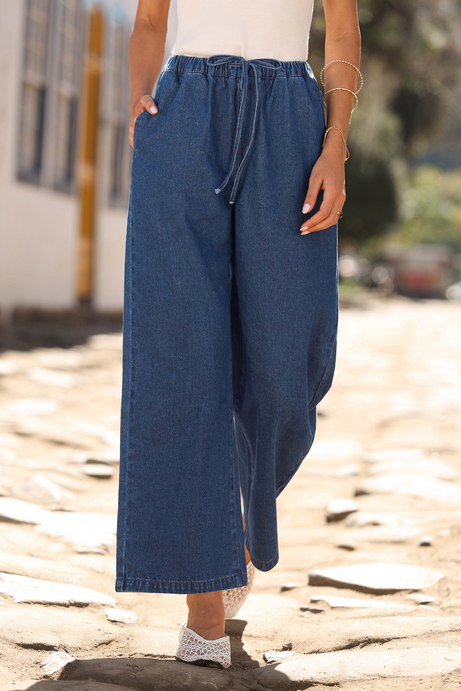Blaue Jeanshose mit Kordelzug