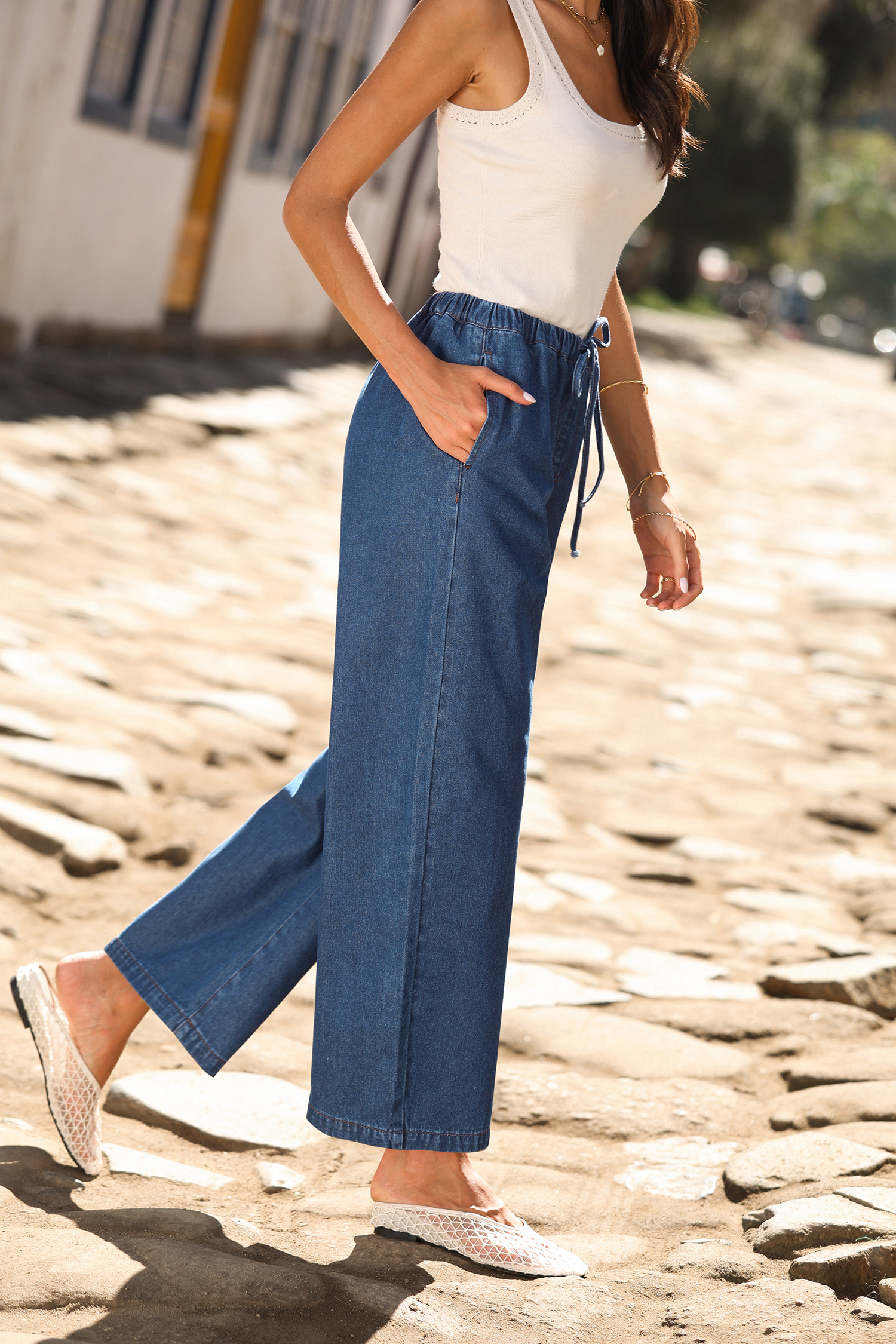 Blaue Jeanshose mit Kordelzug
