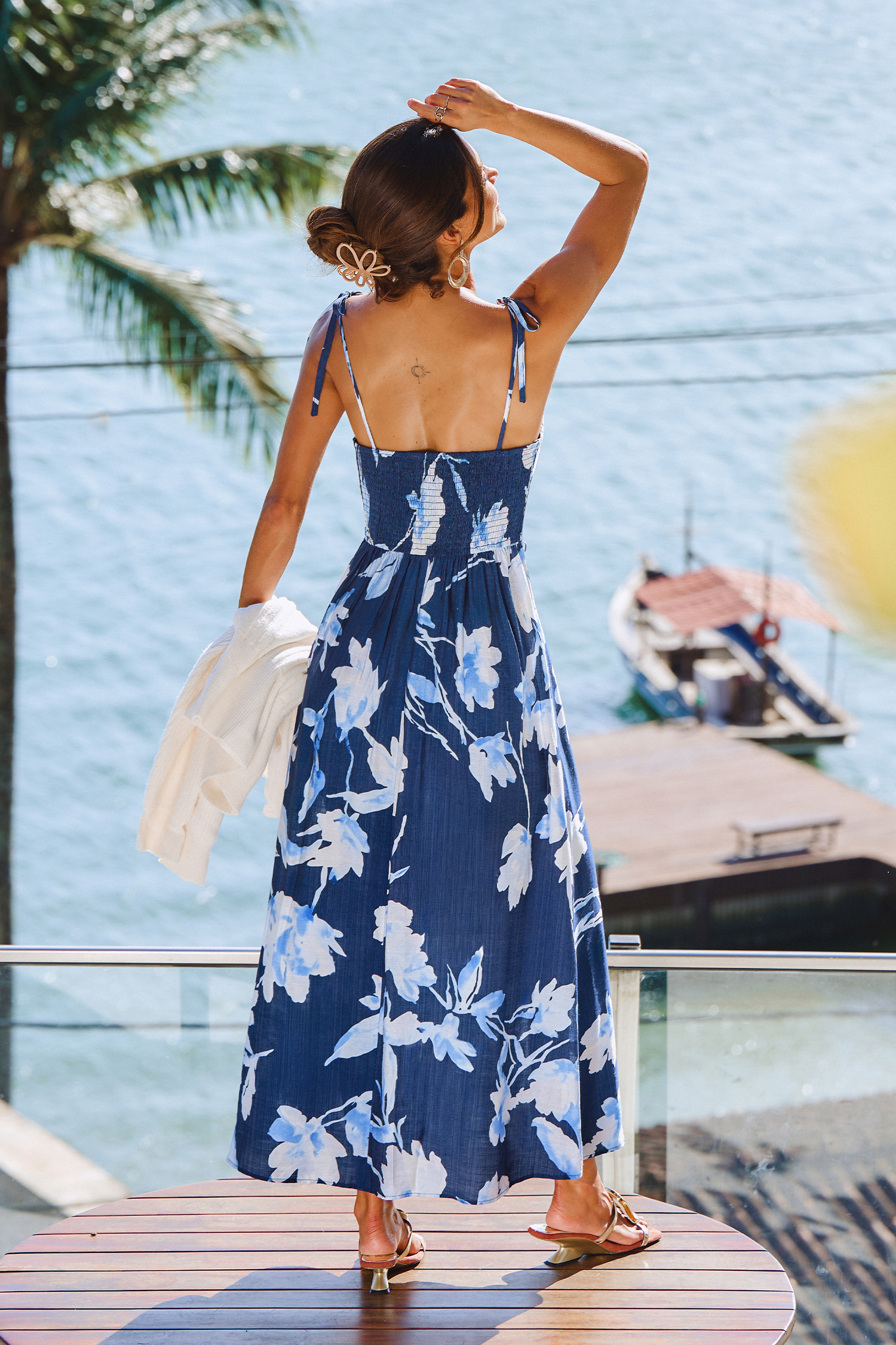 Florales Maxikleid mit eckigem Ausschnitt