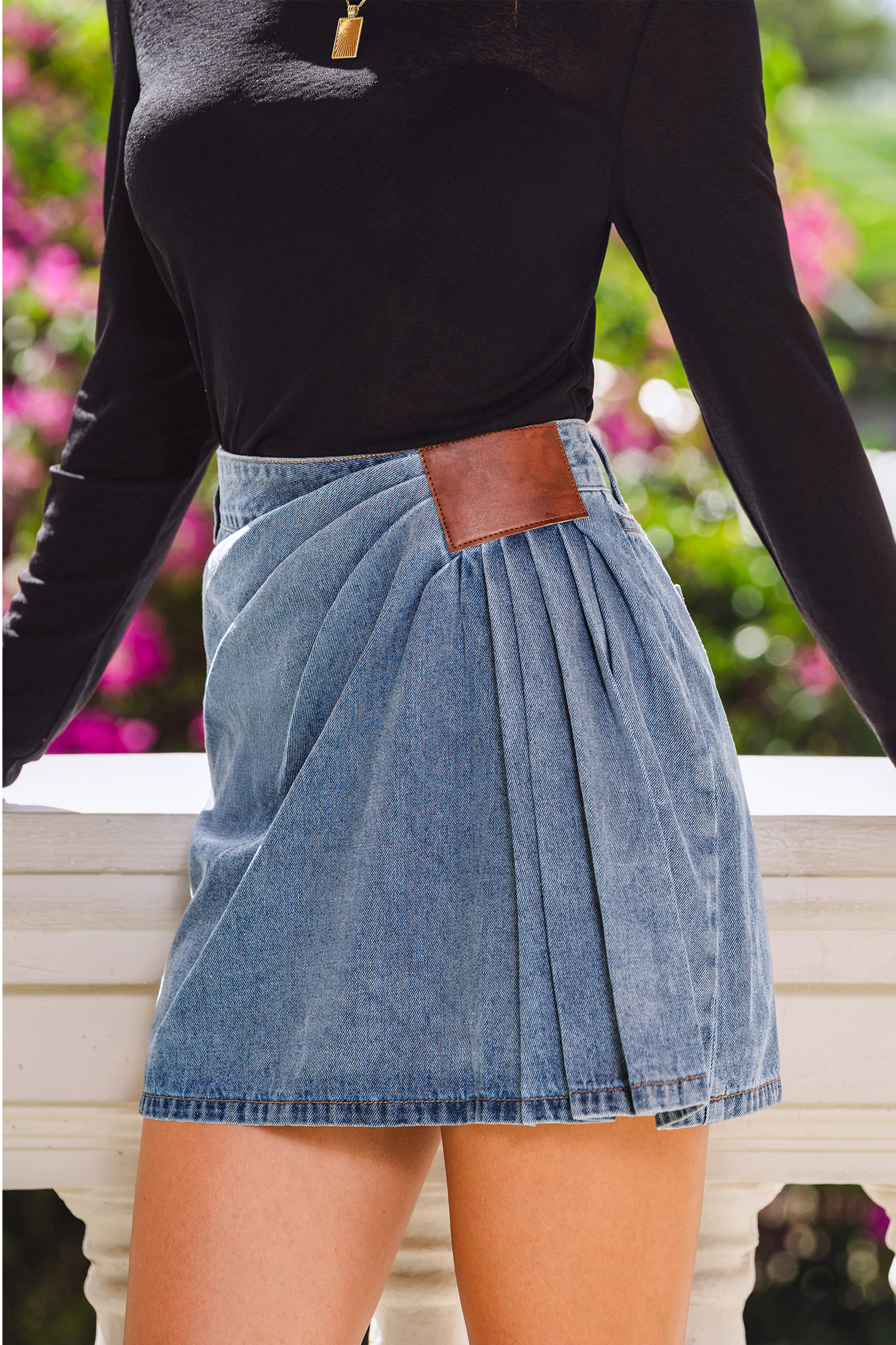 Blauer Schicker Mini-Jeansrock mit Taschen