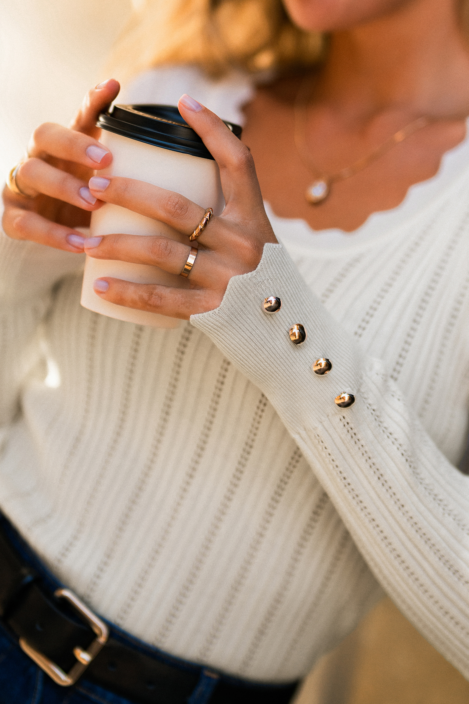 Maglione bianco per il tempo libero