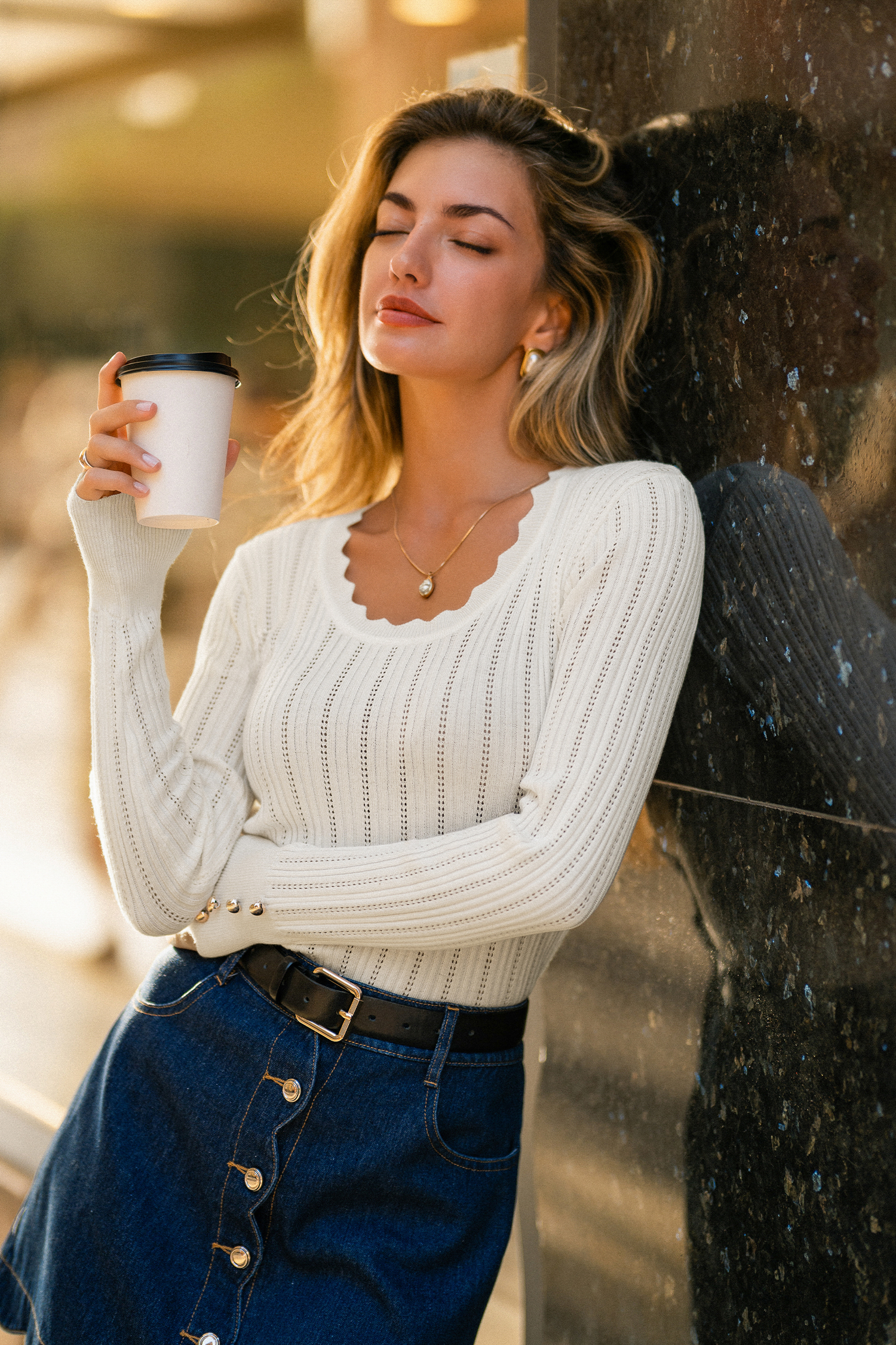 Maglione bianco per il tempo libero