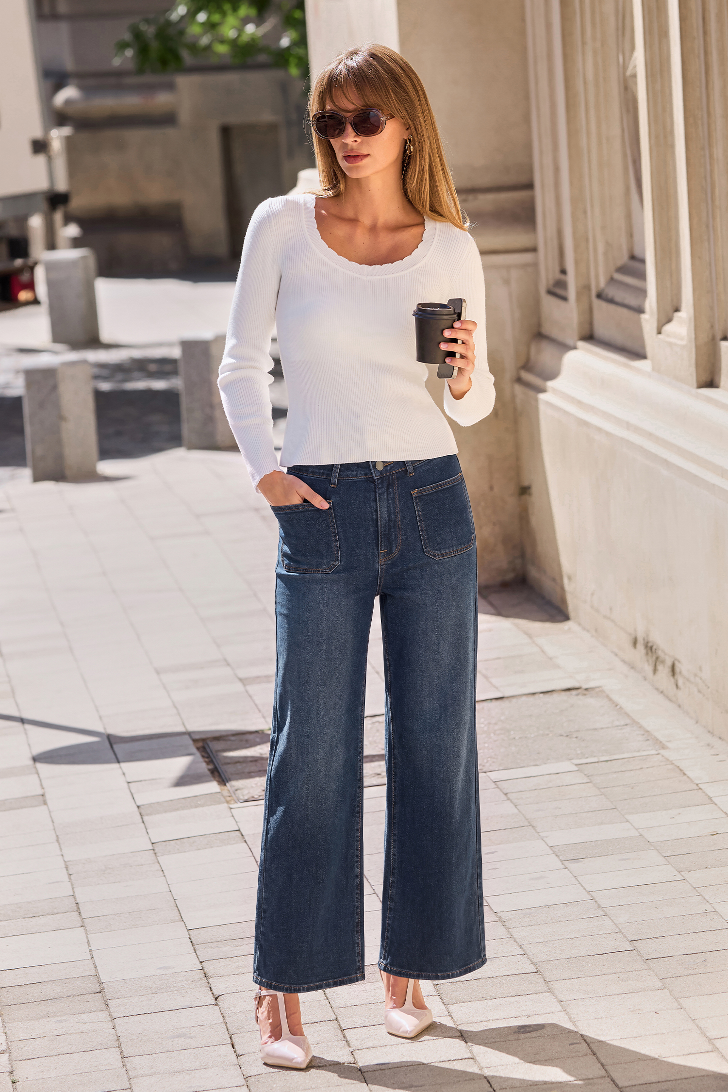 Jean bleu taille ultra haute à poches plaquées