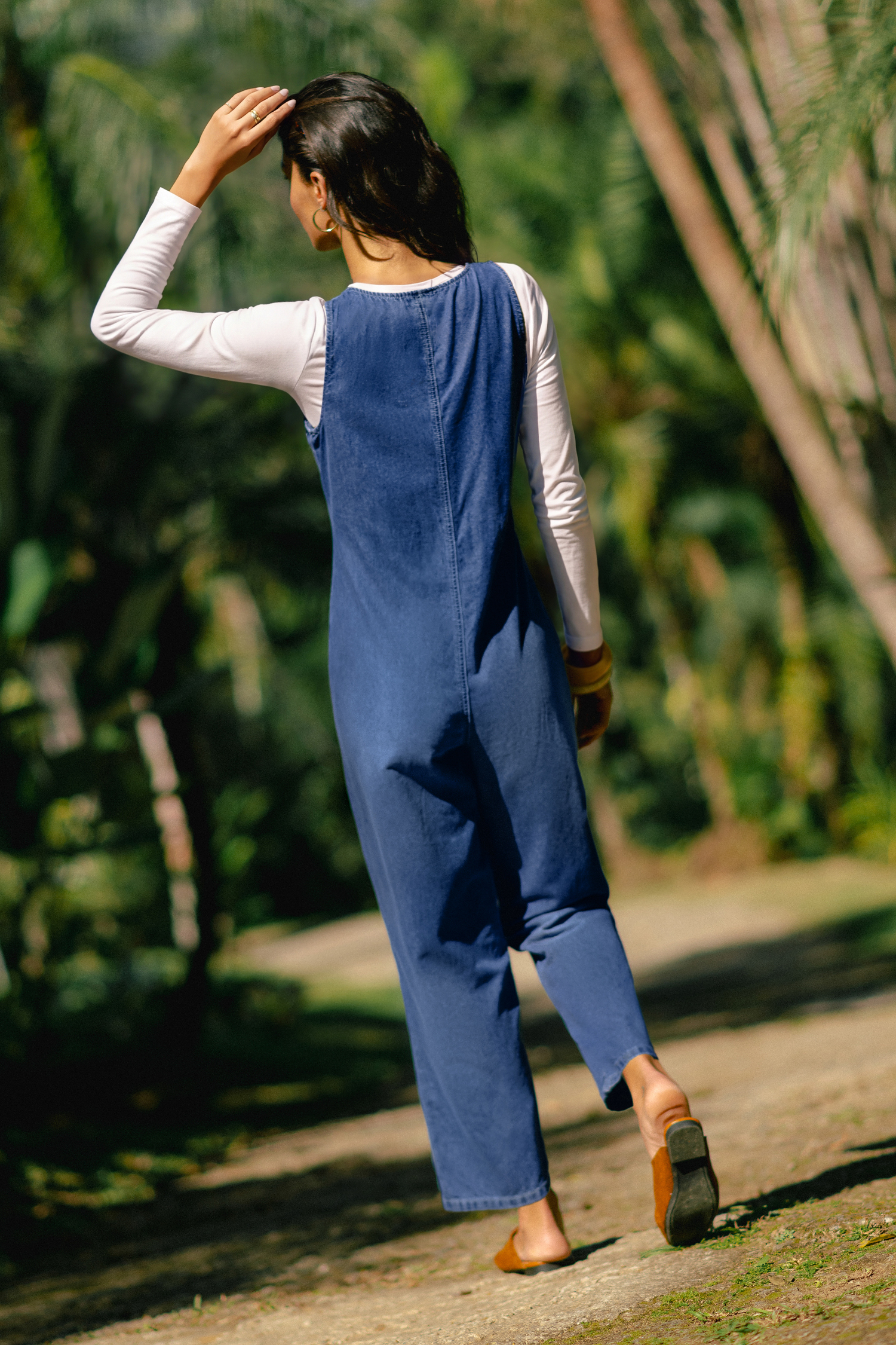 Blauer Ärmelloser Denim-Jumpsuit mit U-Ausschnitt