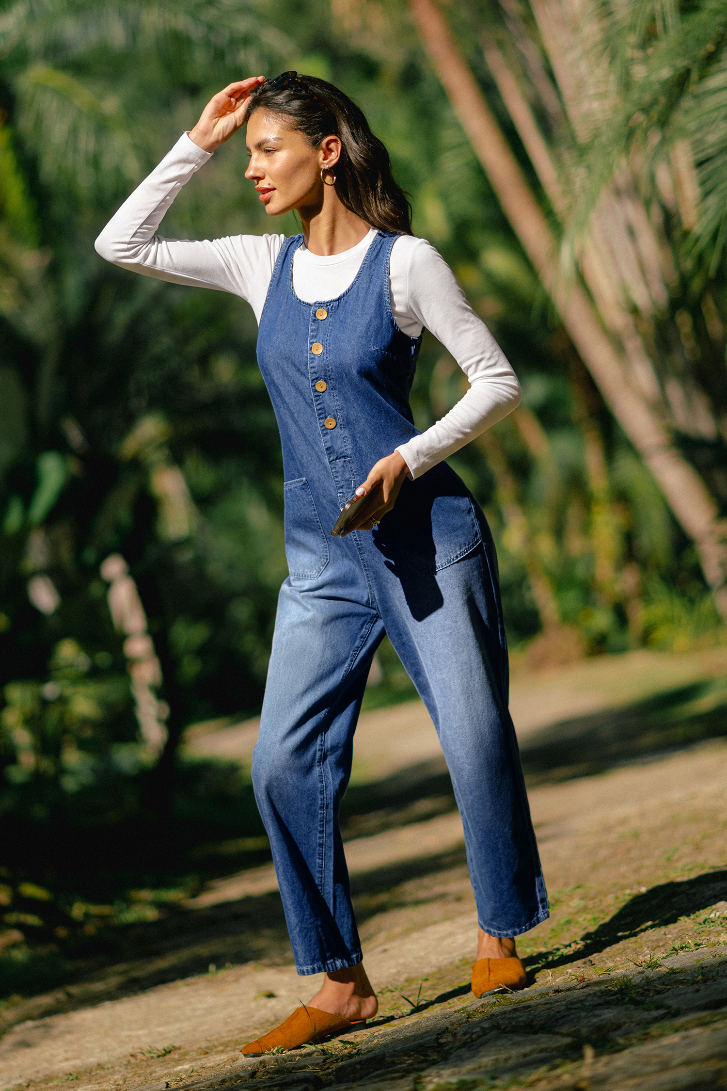 Blauer Ärmelloser Denim-Jumpsuit mit U-Ausschnitt