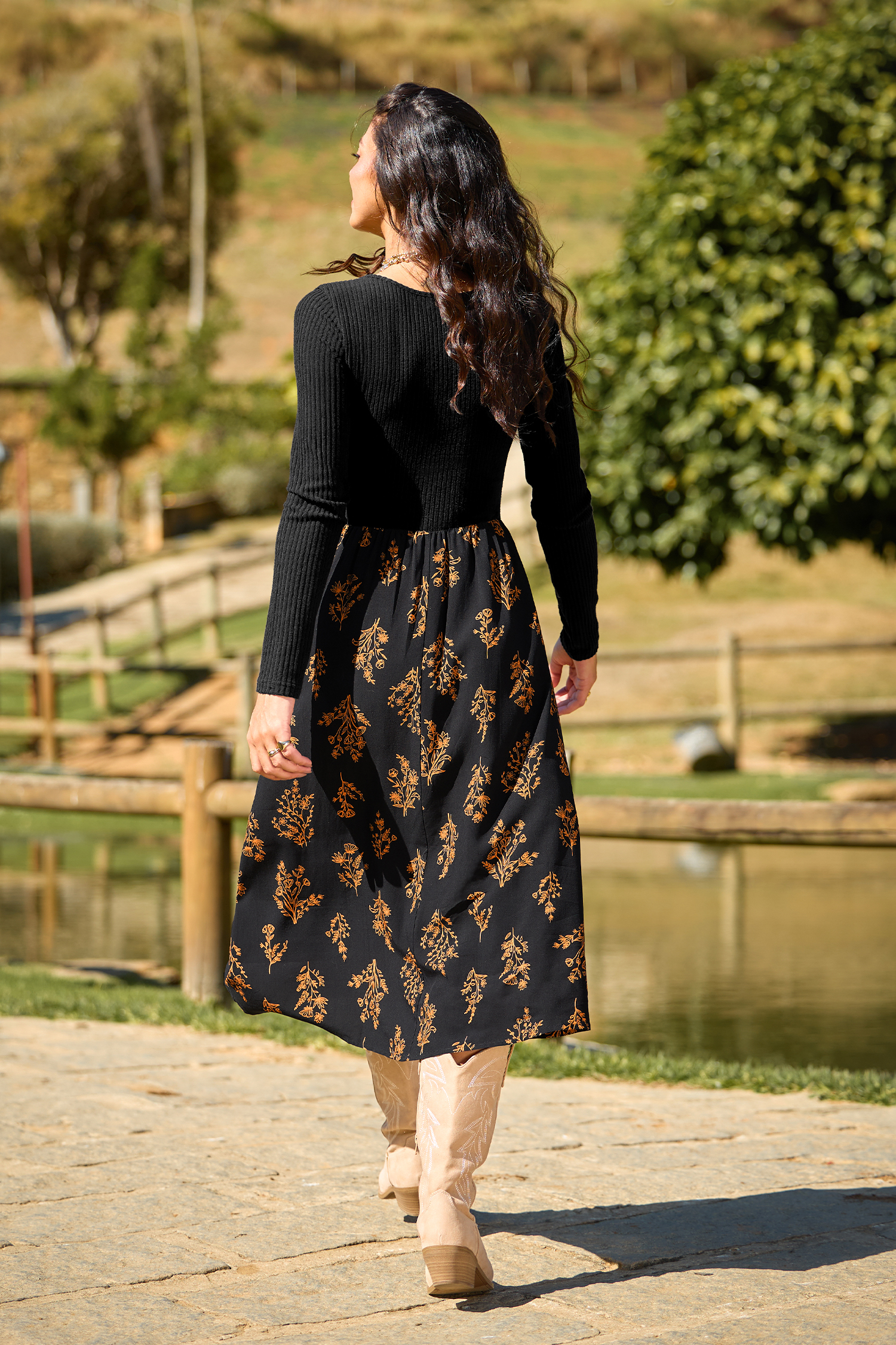 Geblümtes Langarm Midikleid mit U-Ausschnitt