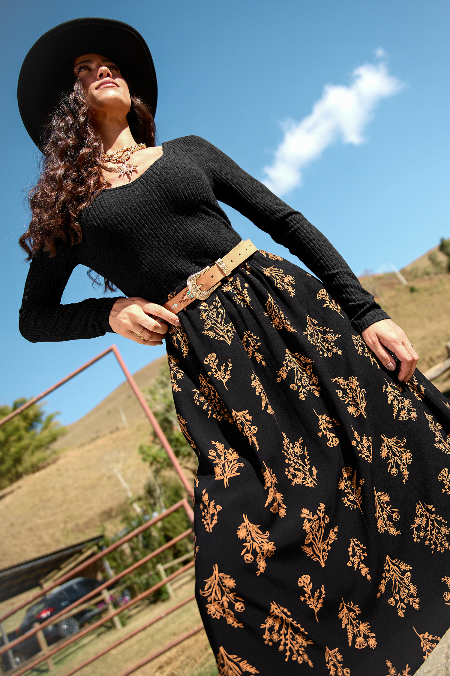Geblümtes Langarm Midikleid mit U-Ausschnitt