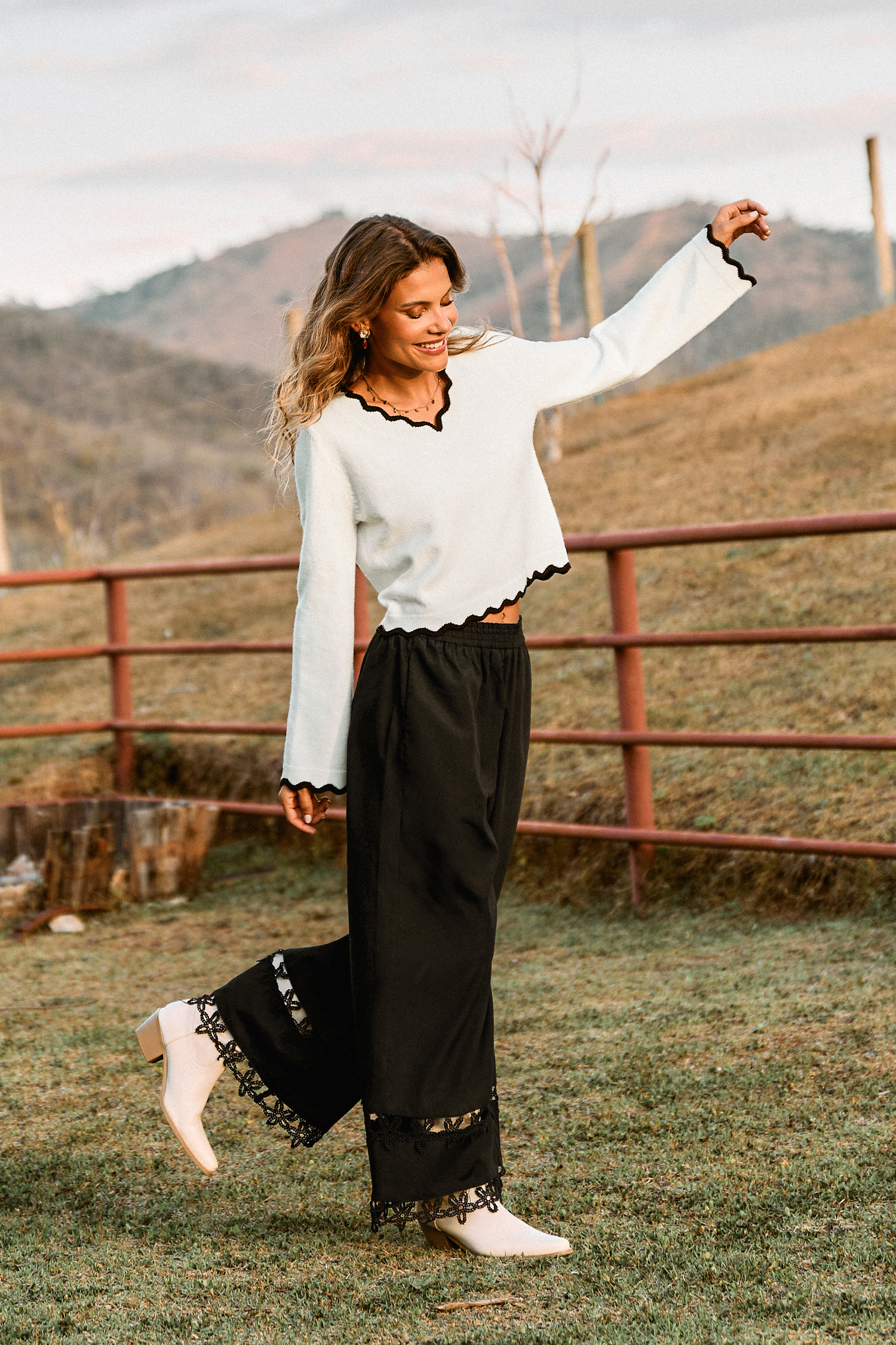 Rimanere in maglione bianco