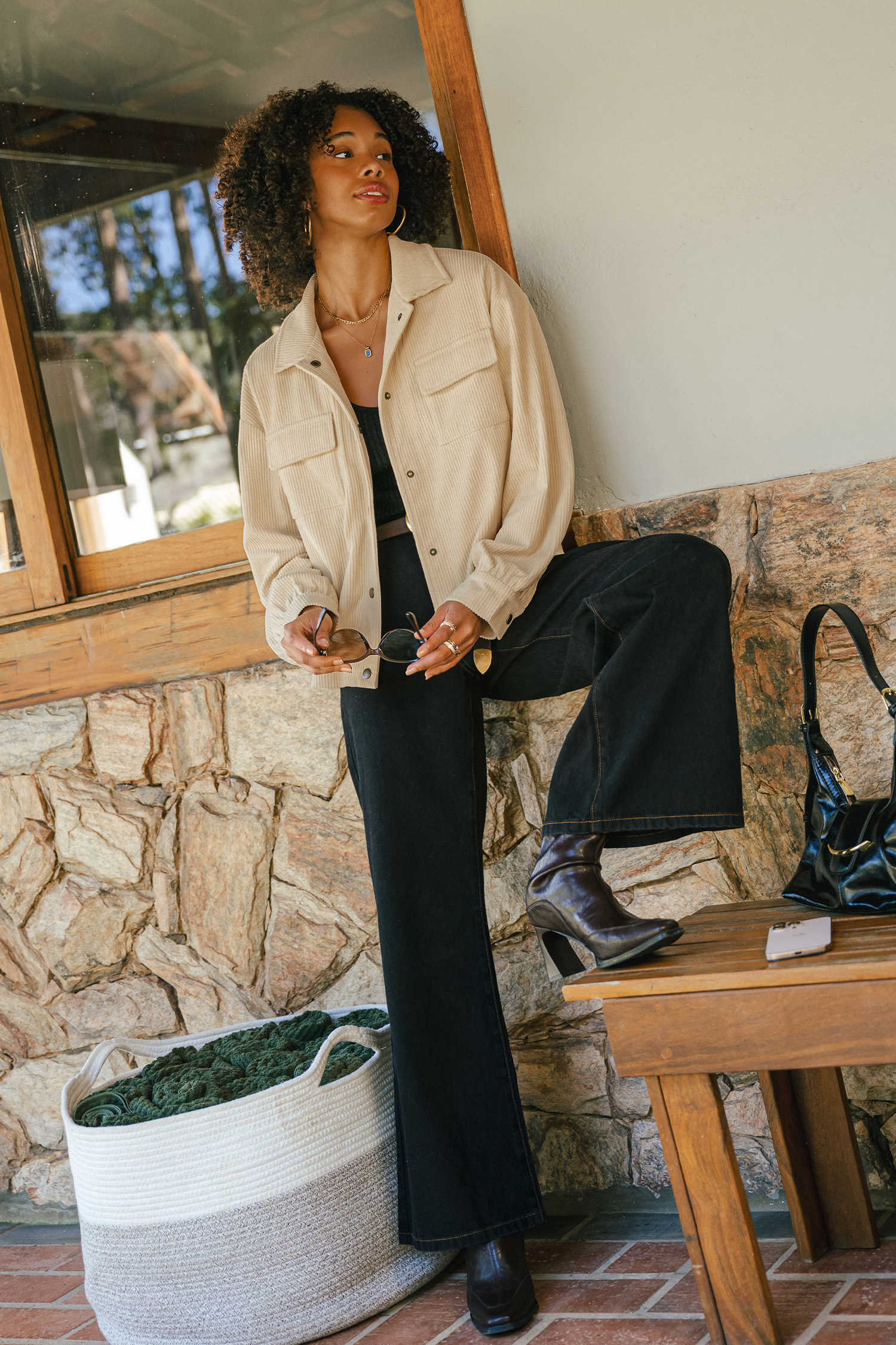 Veste beige à col chemise et boutons-pression