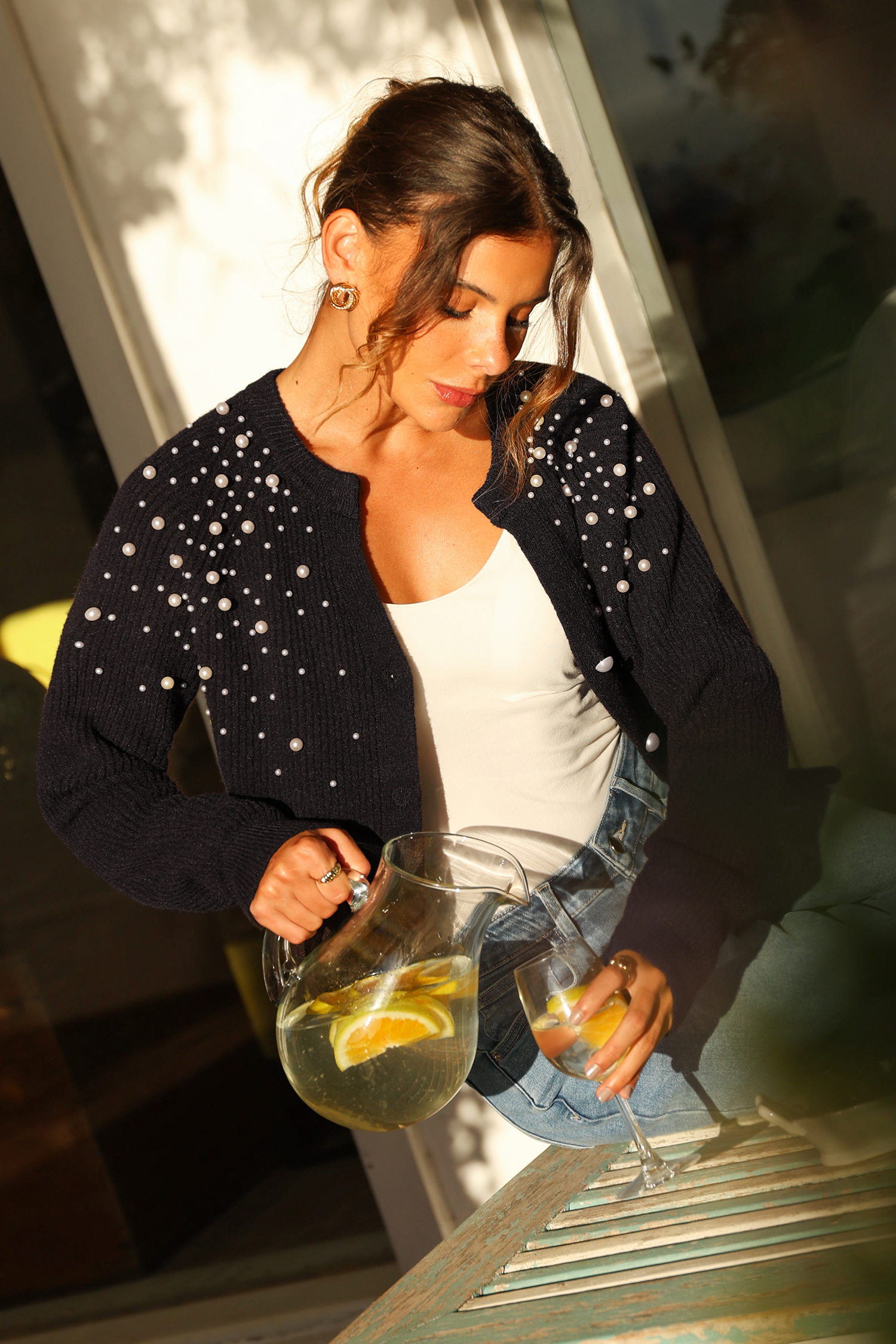 Cardigan con perle finte di inestimabile valore