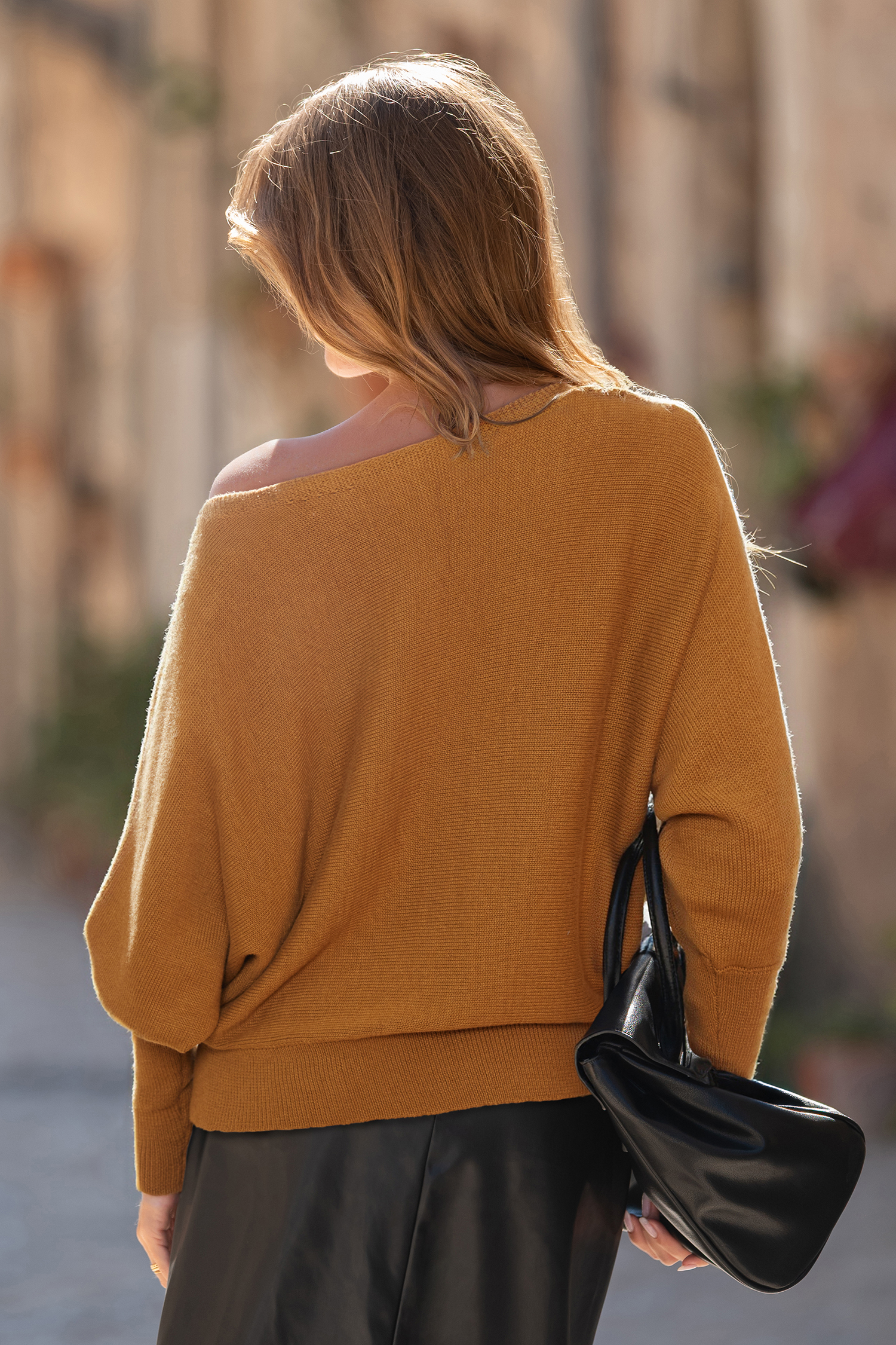 Pull marron col bateau