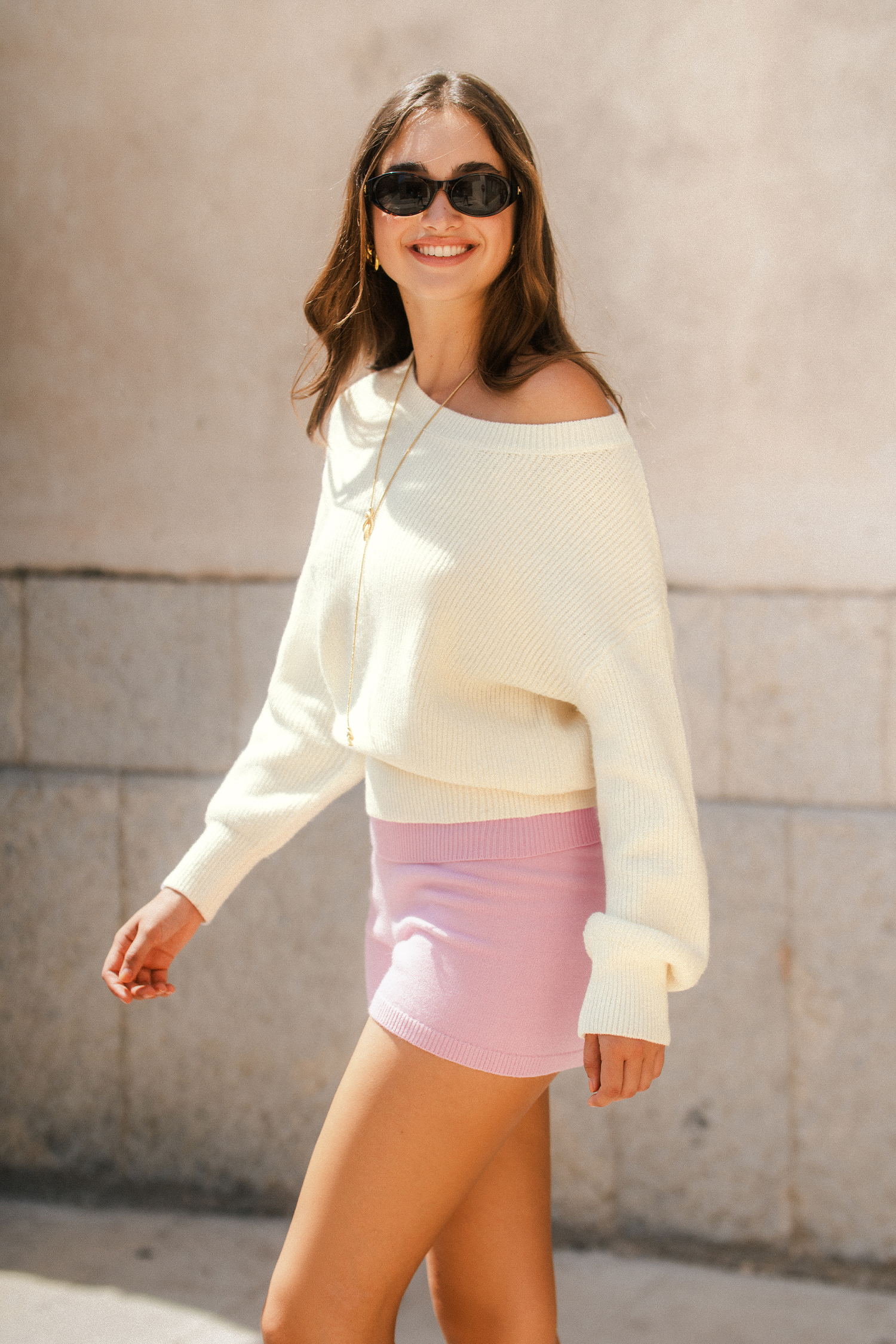 Neutraler Langarmpullover