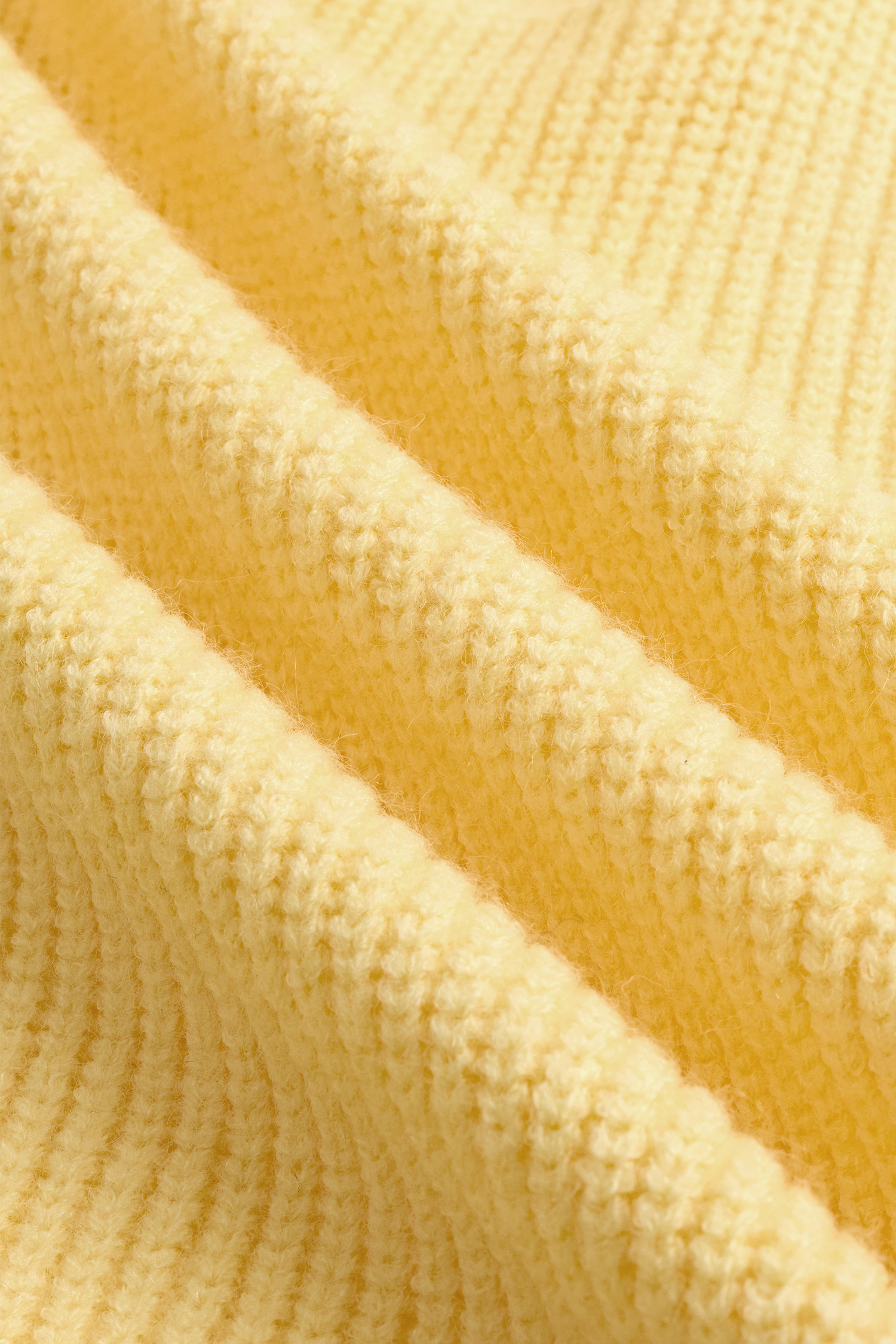 Maglione giallo campo di girasoli