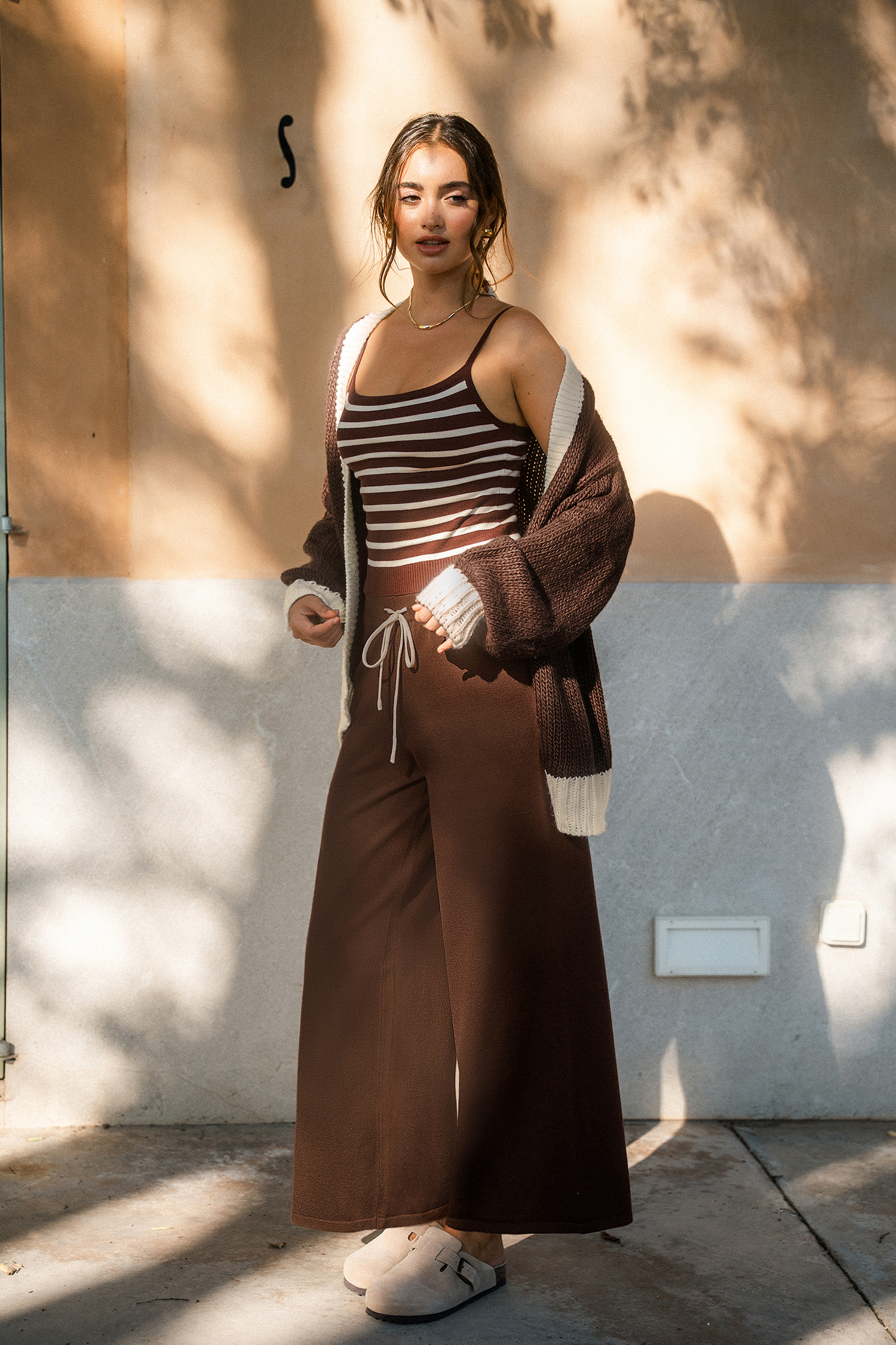 Pantaloni in maglia marrone Cozy State of Mind