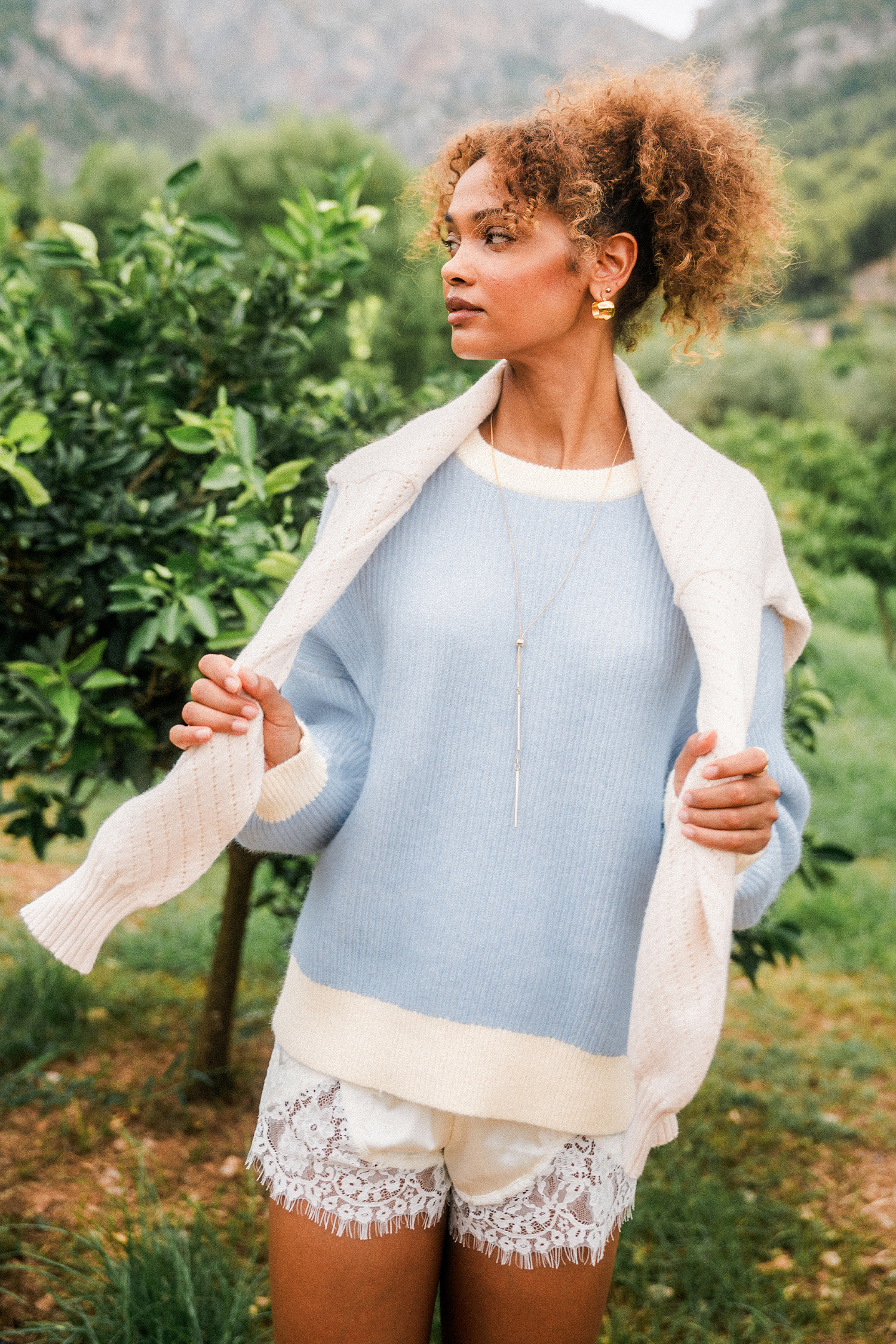 Blauer Farbblock Langarmpullover mit Rundhalsausschnitt