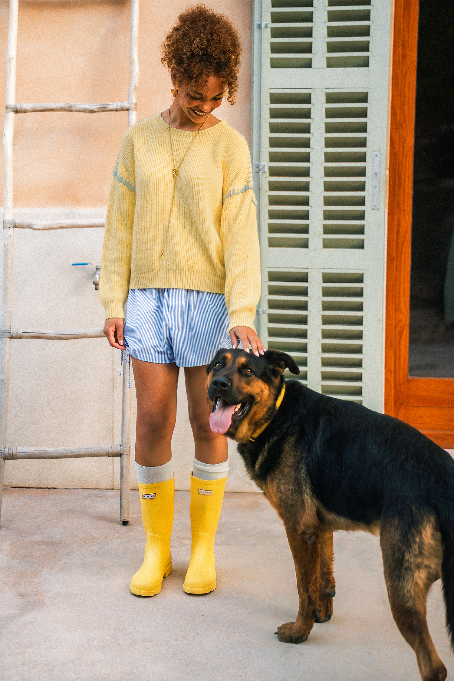 Maglione giallo campo di girasoli