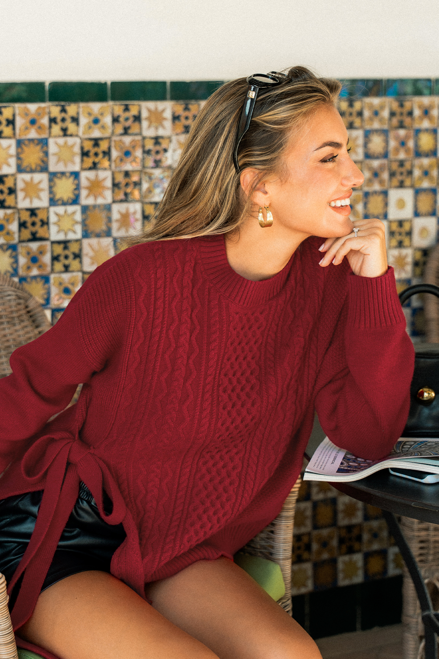 Maglione rosso avvolgente