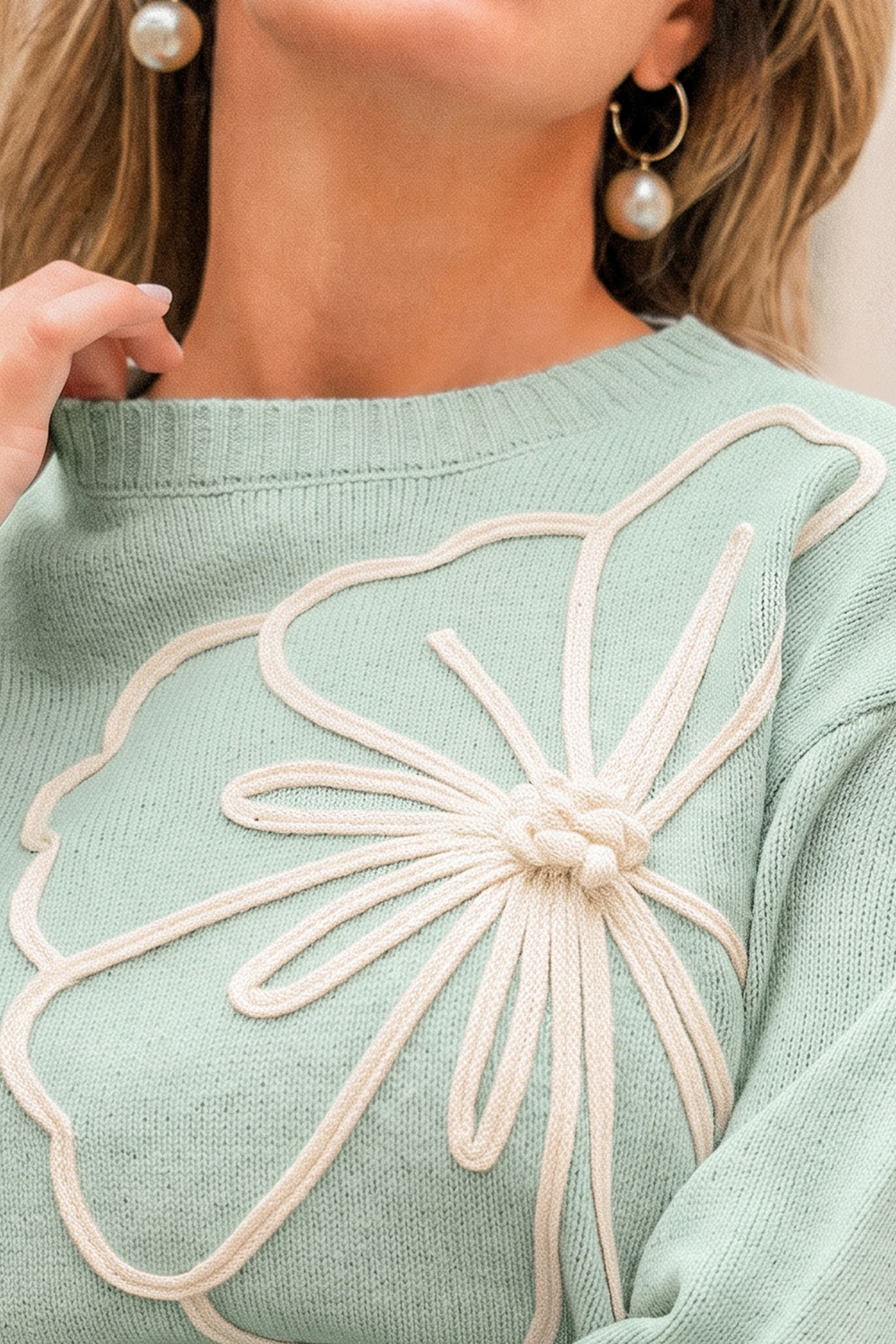 Grün geblümter Langarmpullover mit Rundhalsausschnitt
