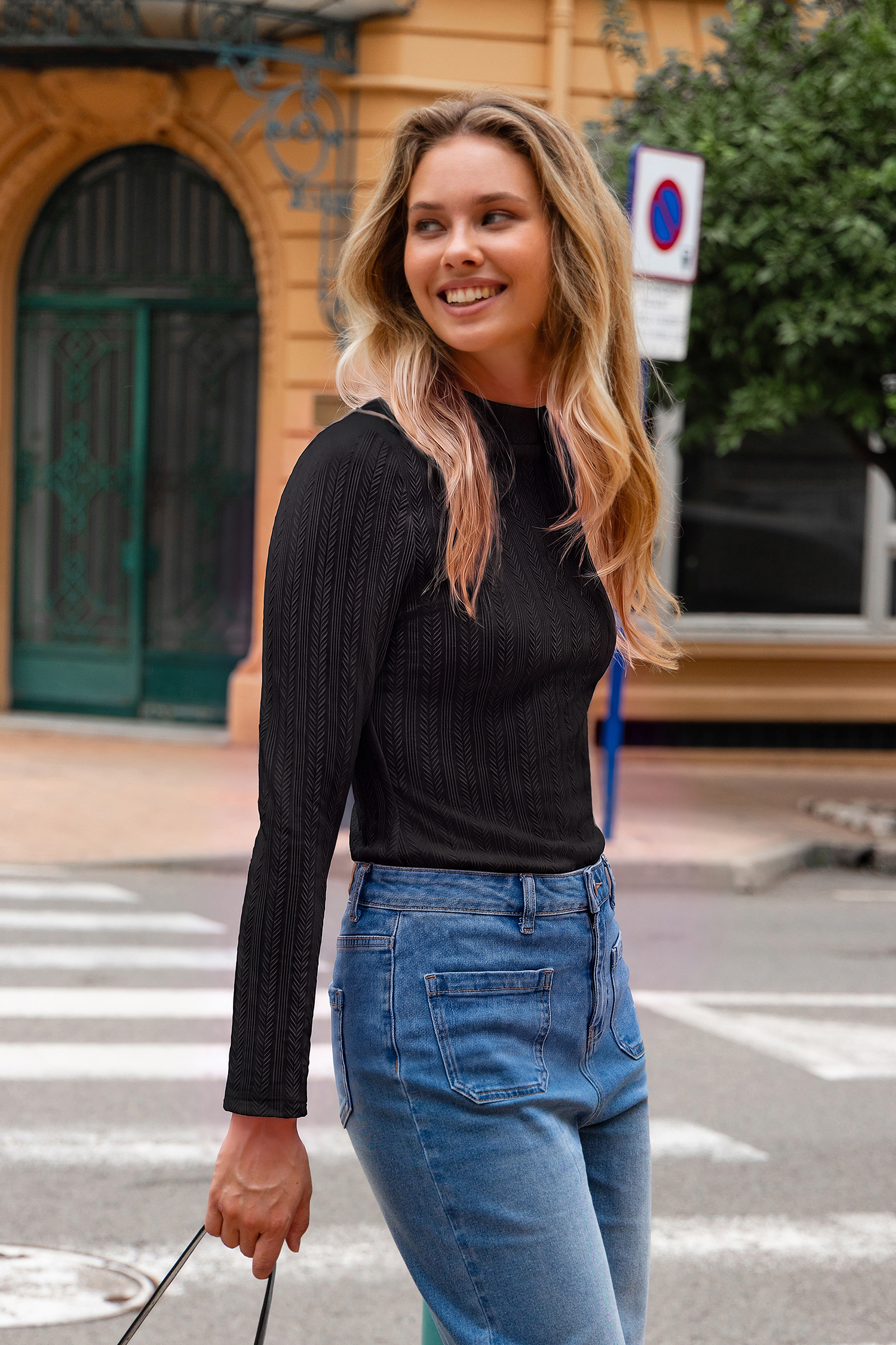 In teoria Black Top
