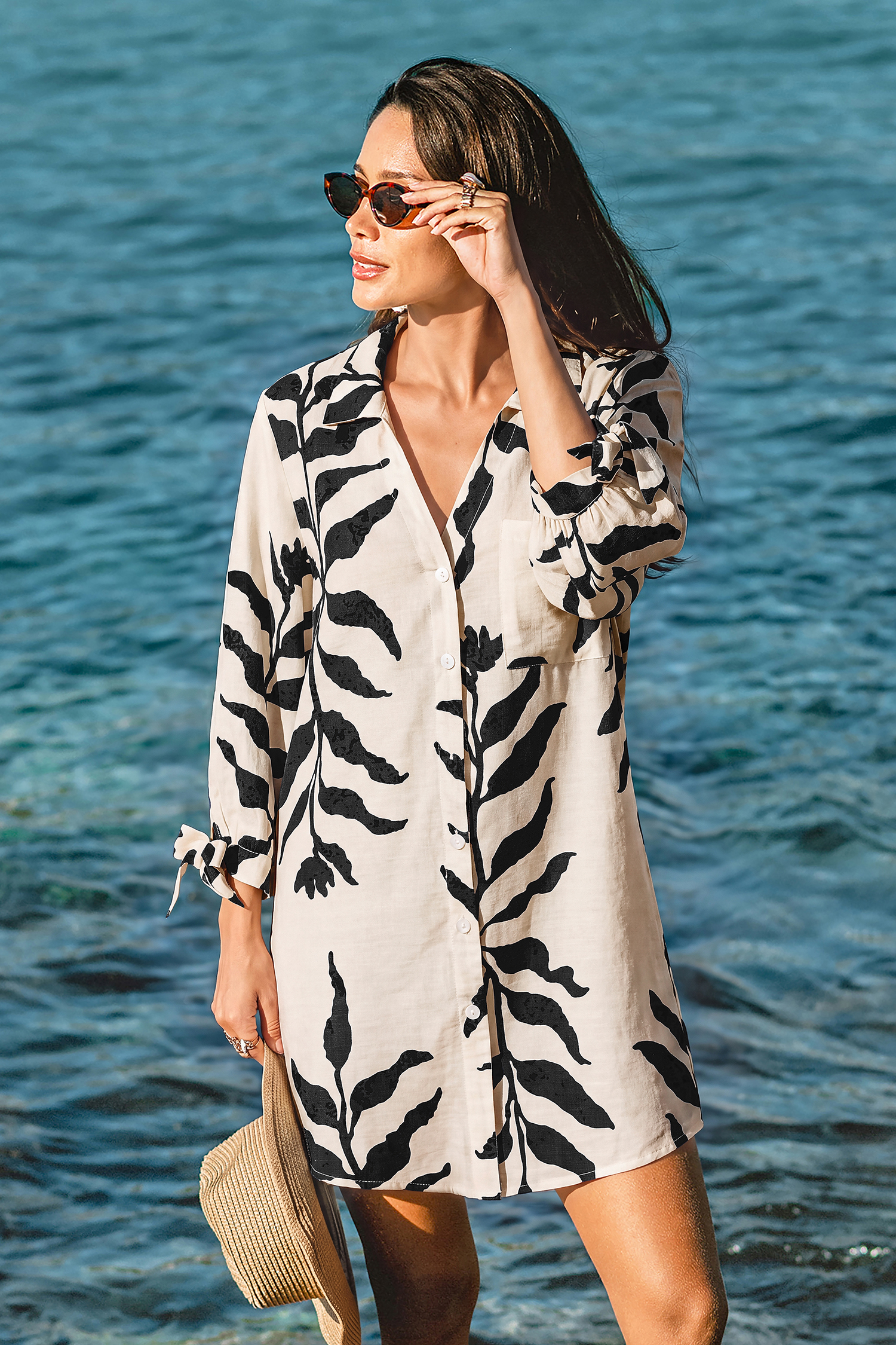 Robe cover up courte tropicale à col chemise