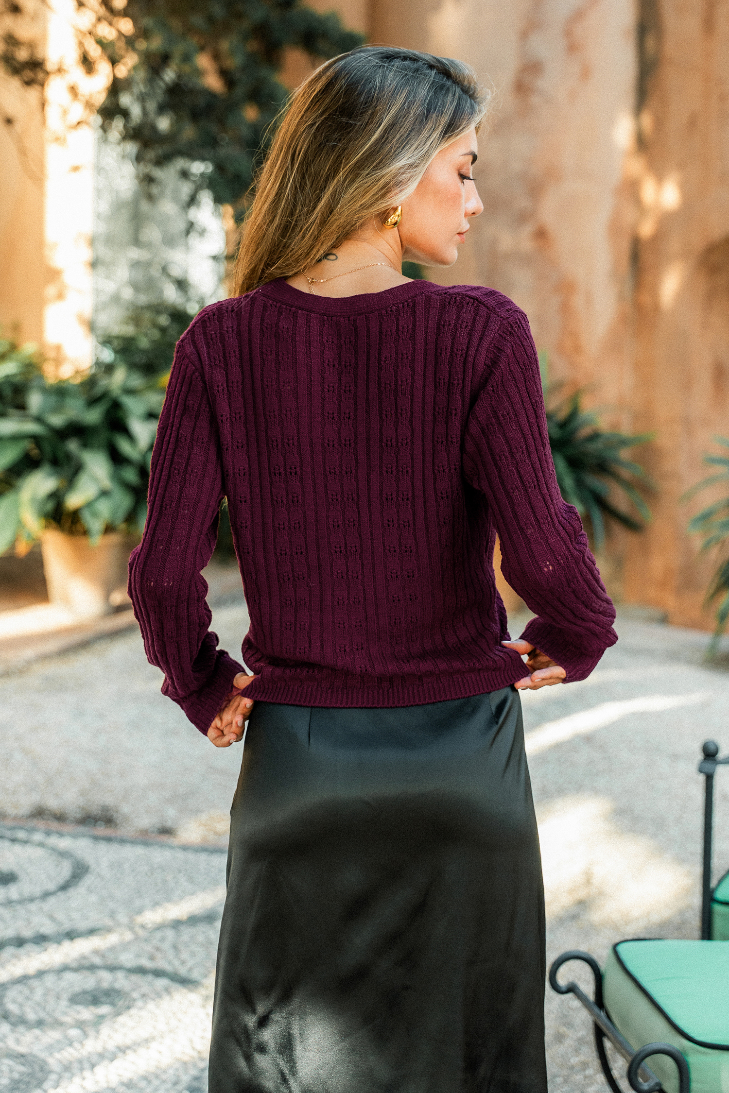 Lila Strickjacke mit V-Ausschnitt