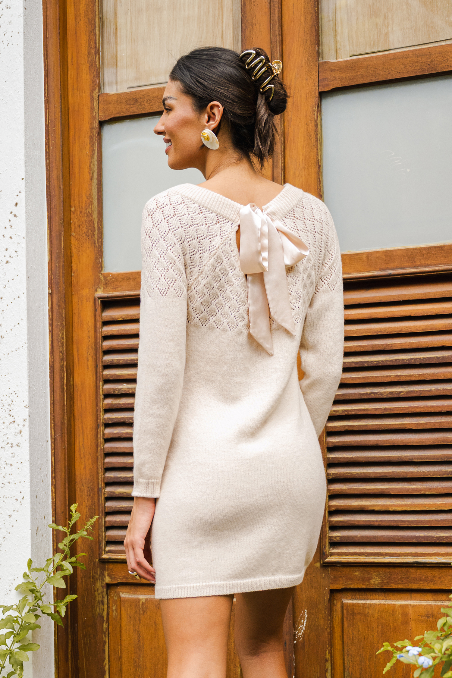 Abito maglione corto beige con scritta d'amore