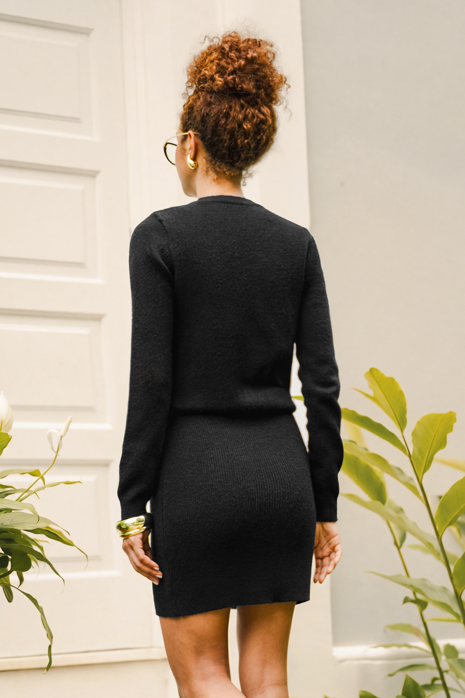 Robe pull courte noire à col rond