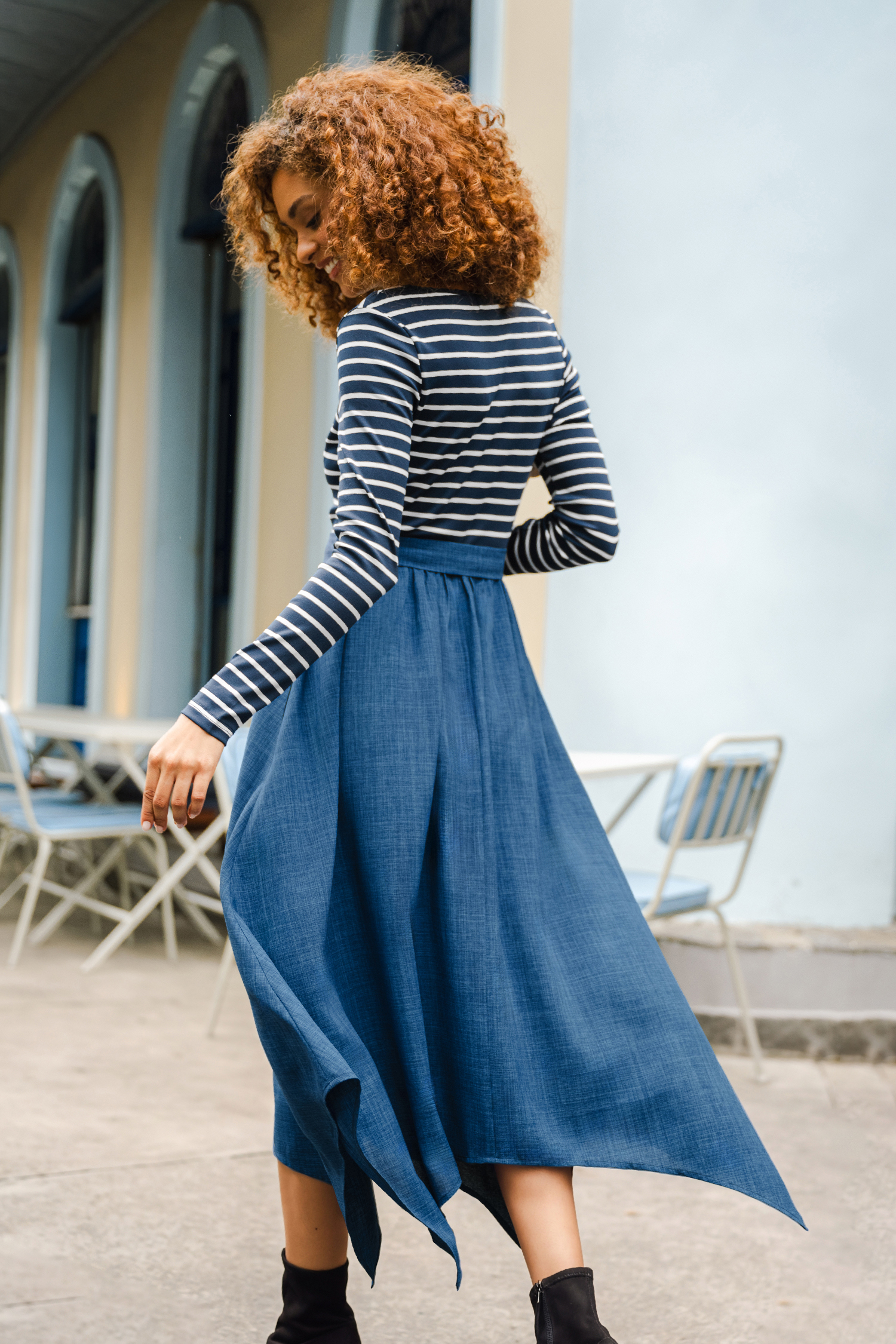Blau Gestreiftes Langarm Midi-Freizeitkleid mit Taillenband