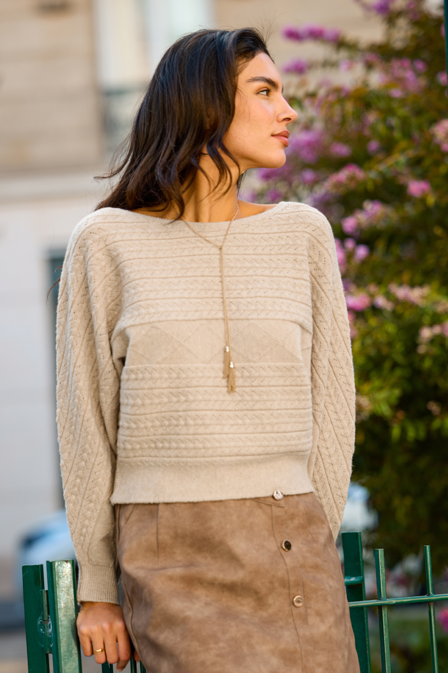 Pull kaki en tricot à col bateau et manches longues