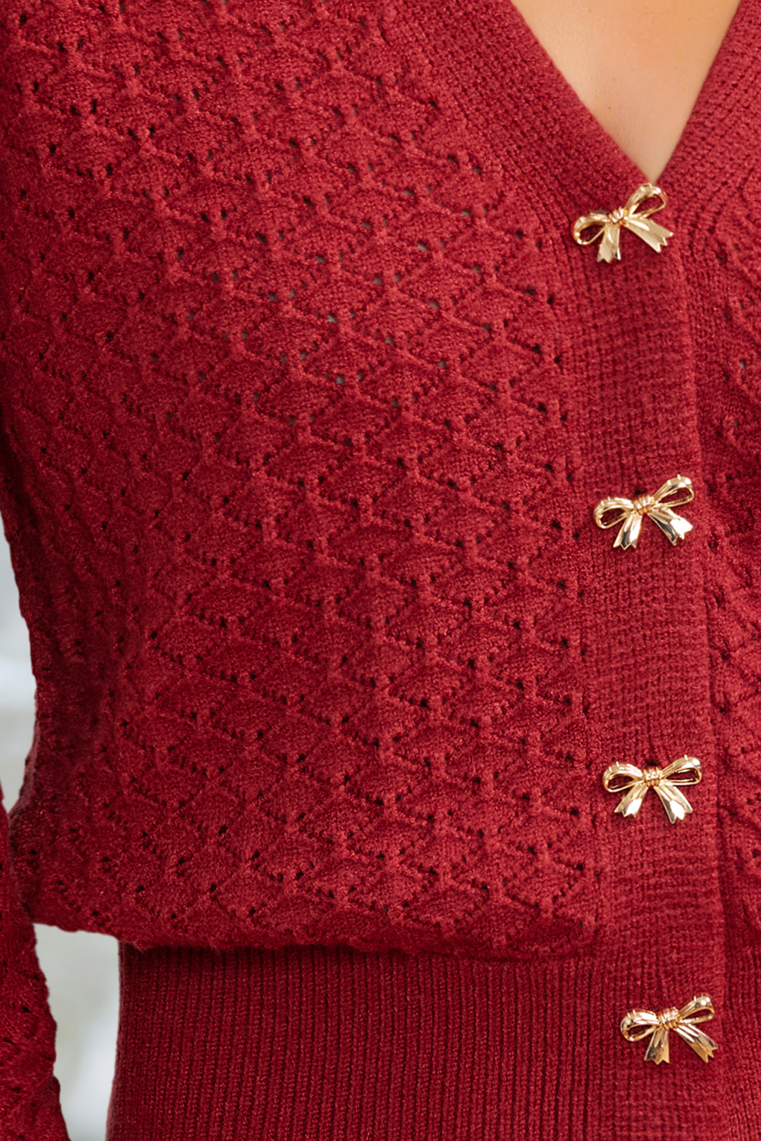 Cardigan rouge en tricot à col V