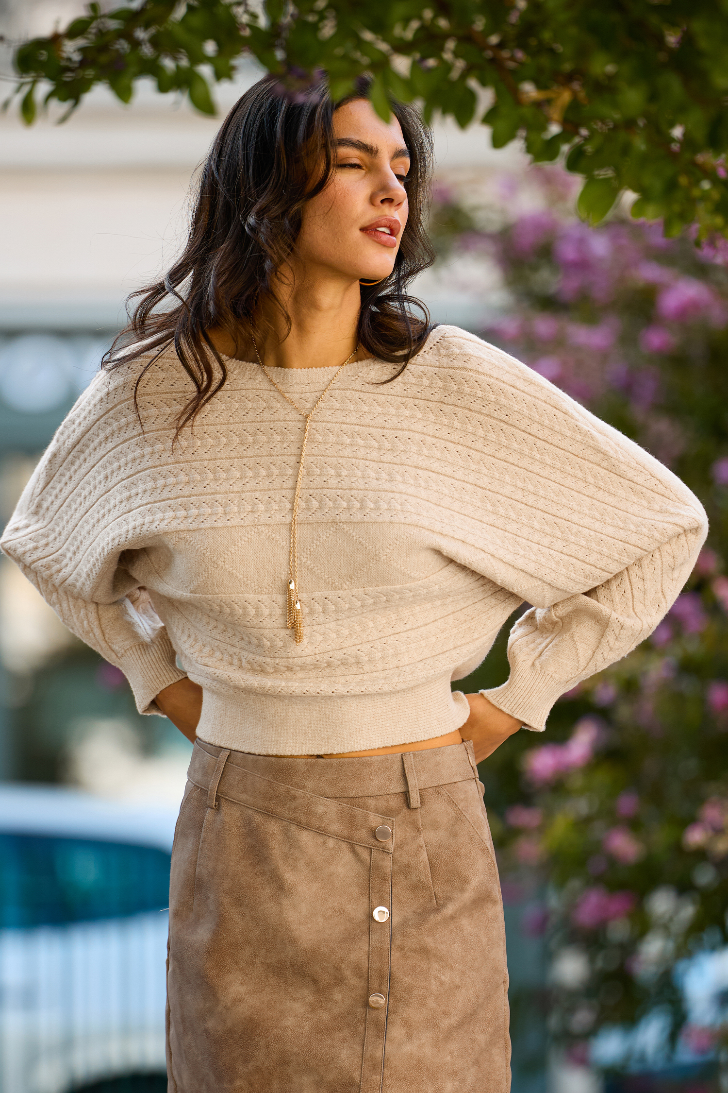 Pull kaki en tricot à col bateau et manches longues