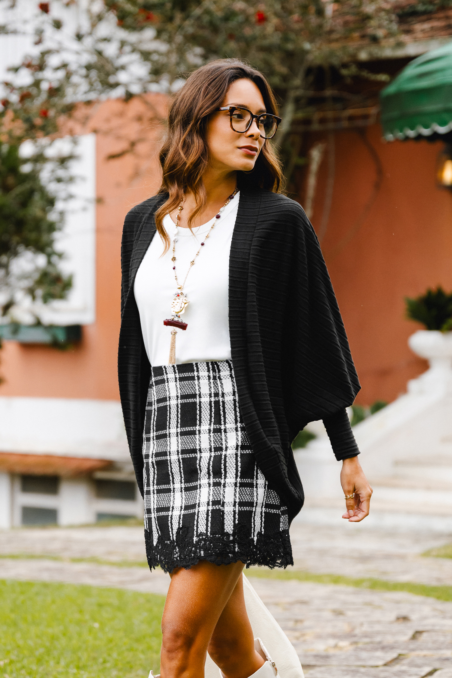 Cardigan noir en tricot à devant ouvert et manches longues