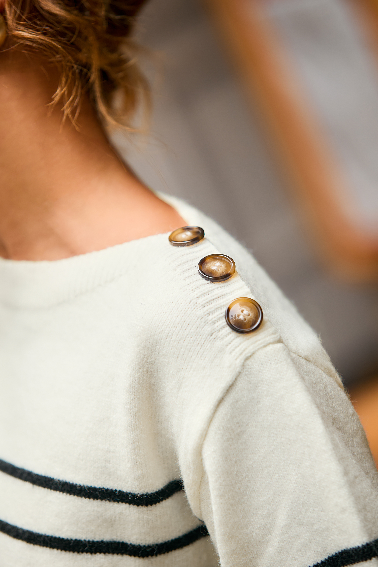 Pull rayé en tricot à col bateau et manches longues