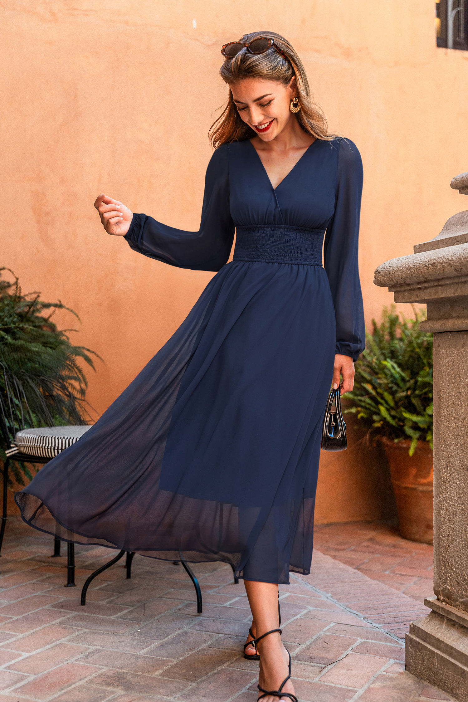Robe bleu marine taille smockée