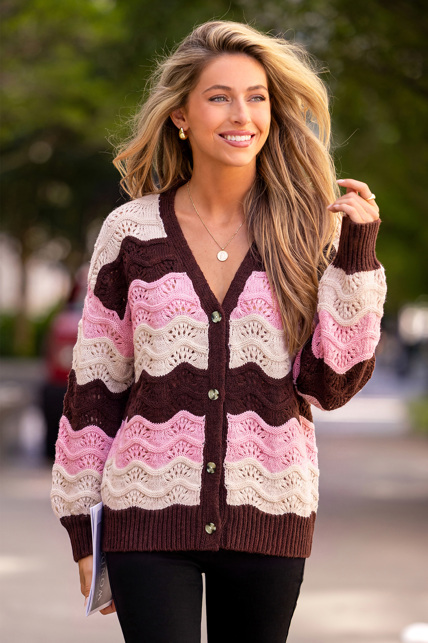 Gestreifte Strickjacke